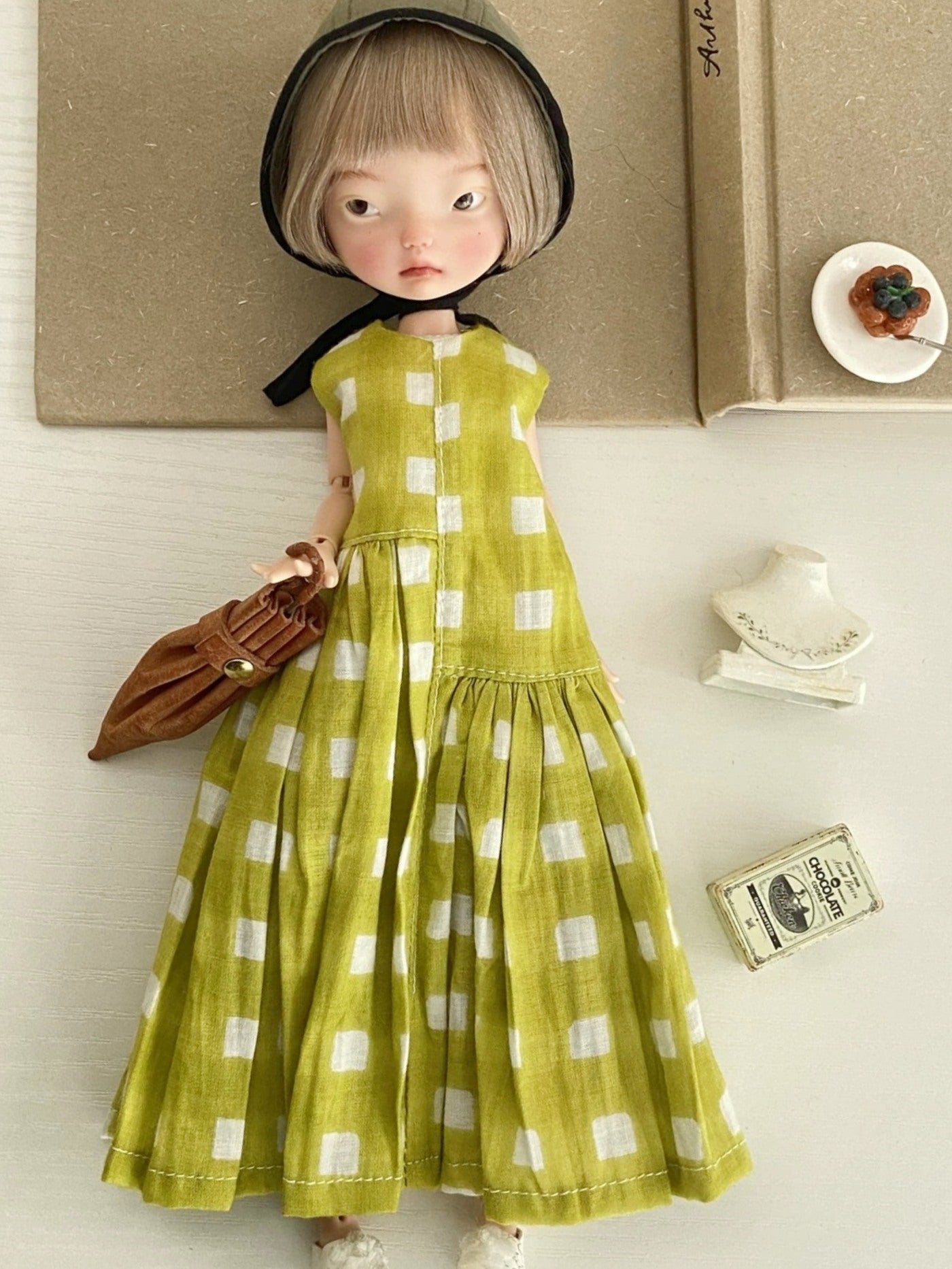 Green Check 1/6 BJD Dress On Doll Display | ToastDoll