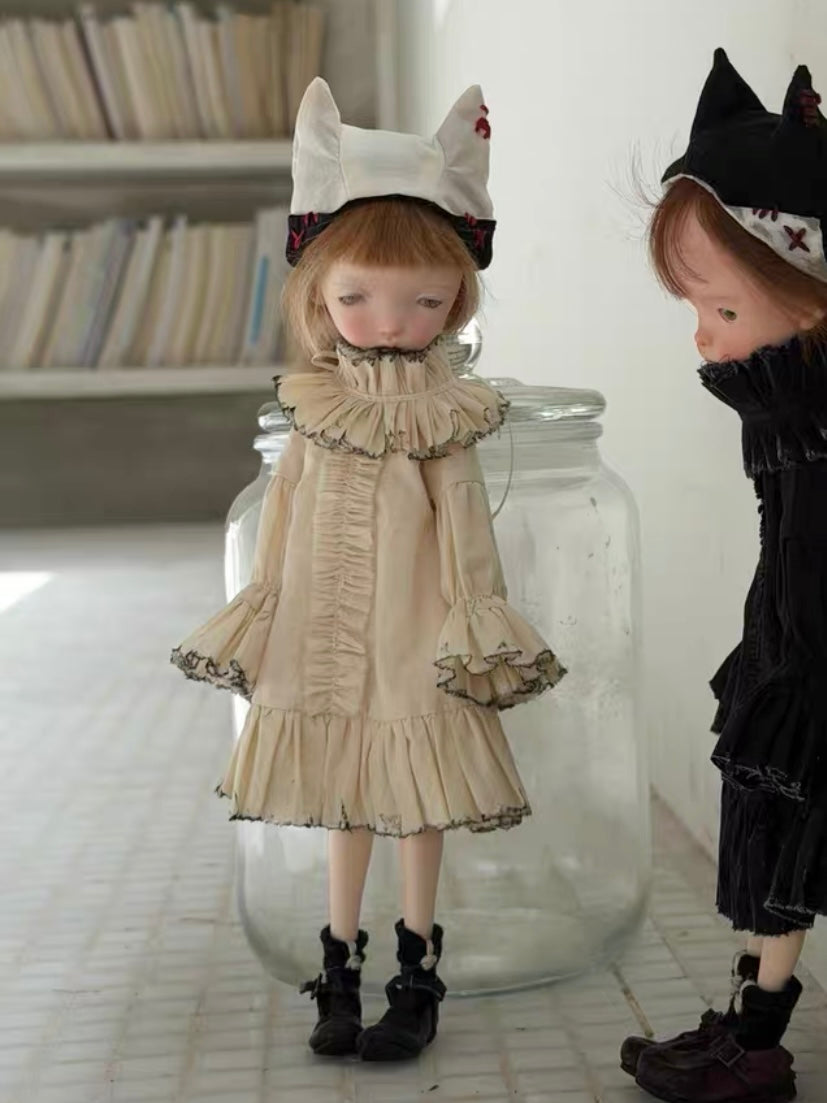 White Vintage Ruffle Blythe 1/6 BJD Set On Doll Display | ToastDoll