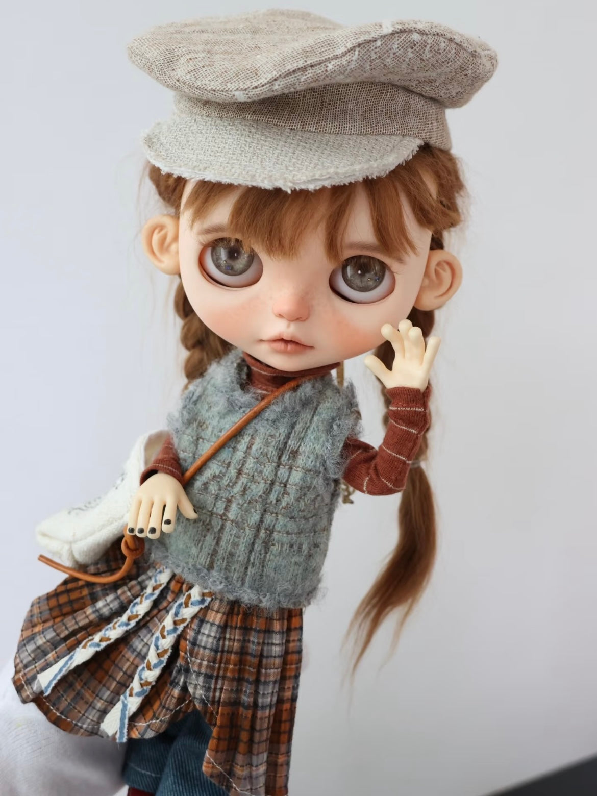 Chic Mix Blythe BJD Outfit On Doll Display | ToastDoll