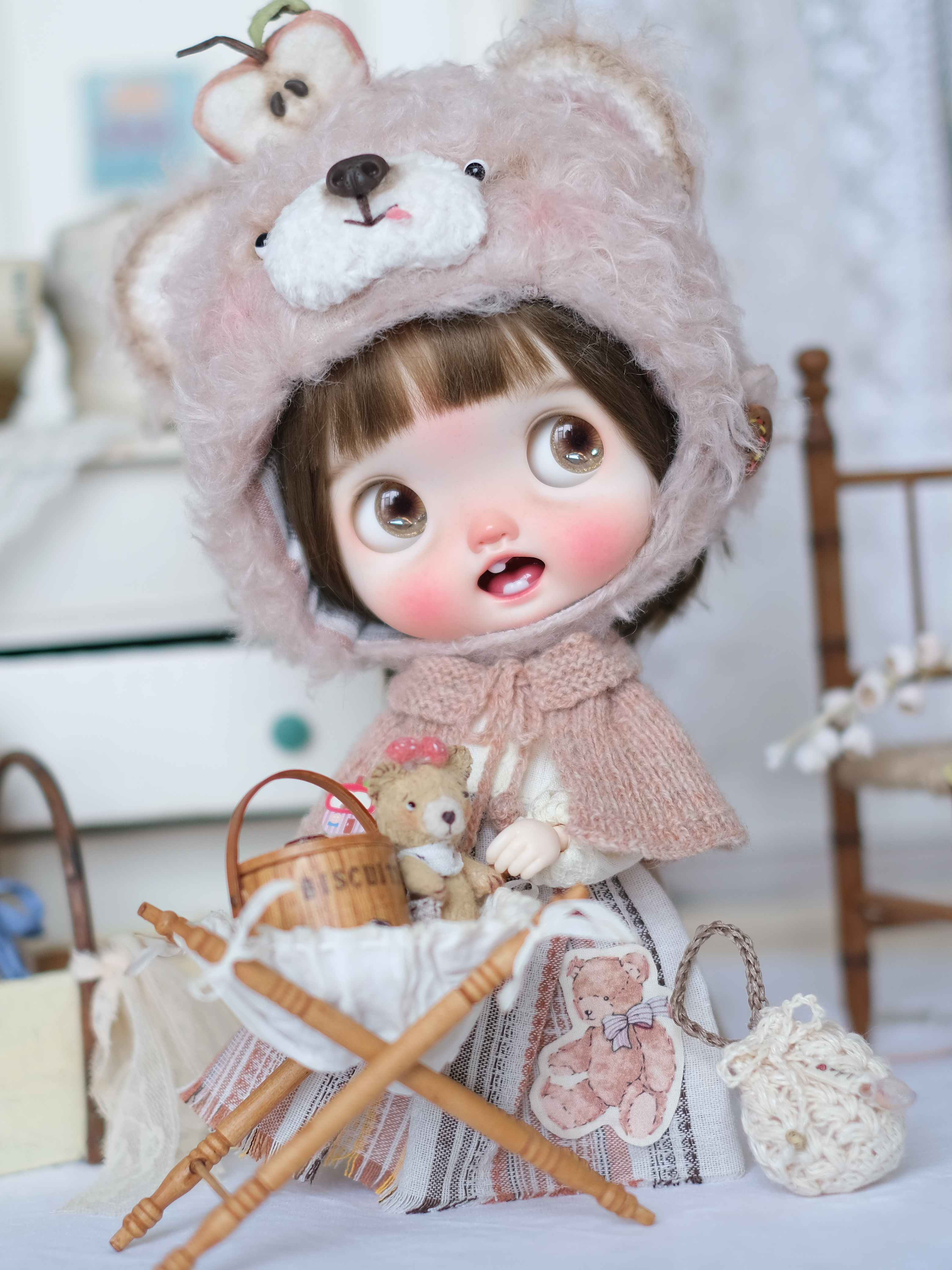 Cute Bear Forest Blythe Pink Outfit On Doll Display | ToastDoll