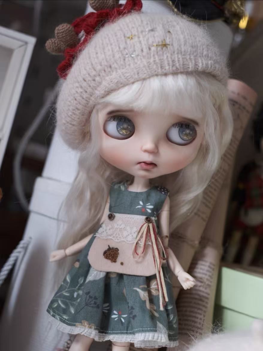 Christmas Vibe Blythe Outfit On Doll Display | ToastDoll