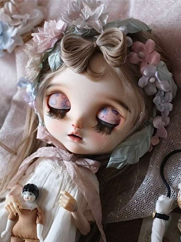 Sakura Floral Blythe Headband On Doll Display | ToastDoll