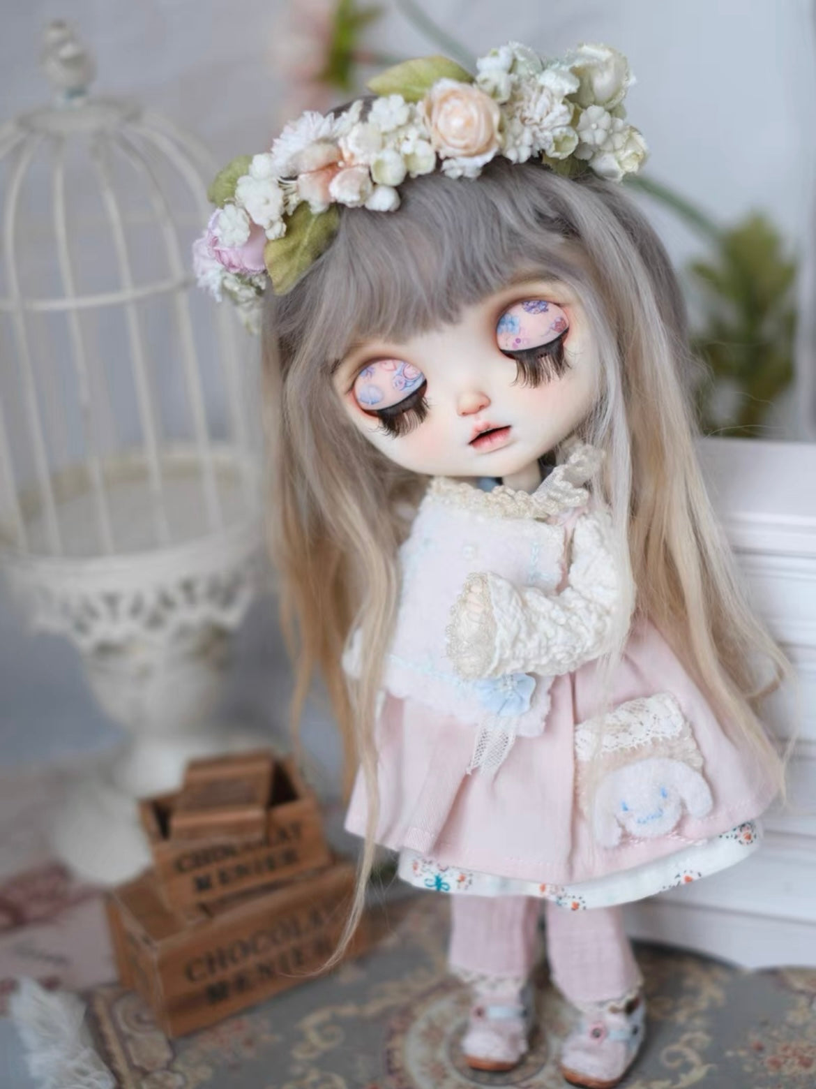 Rose Floral Blythe Crown On Doll Display | ToastDoll