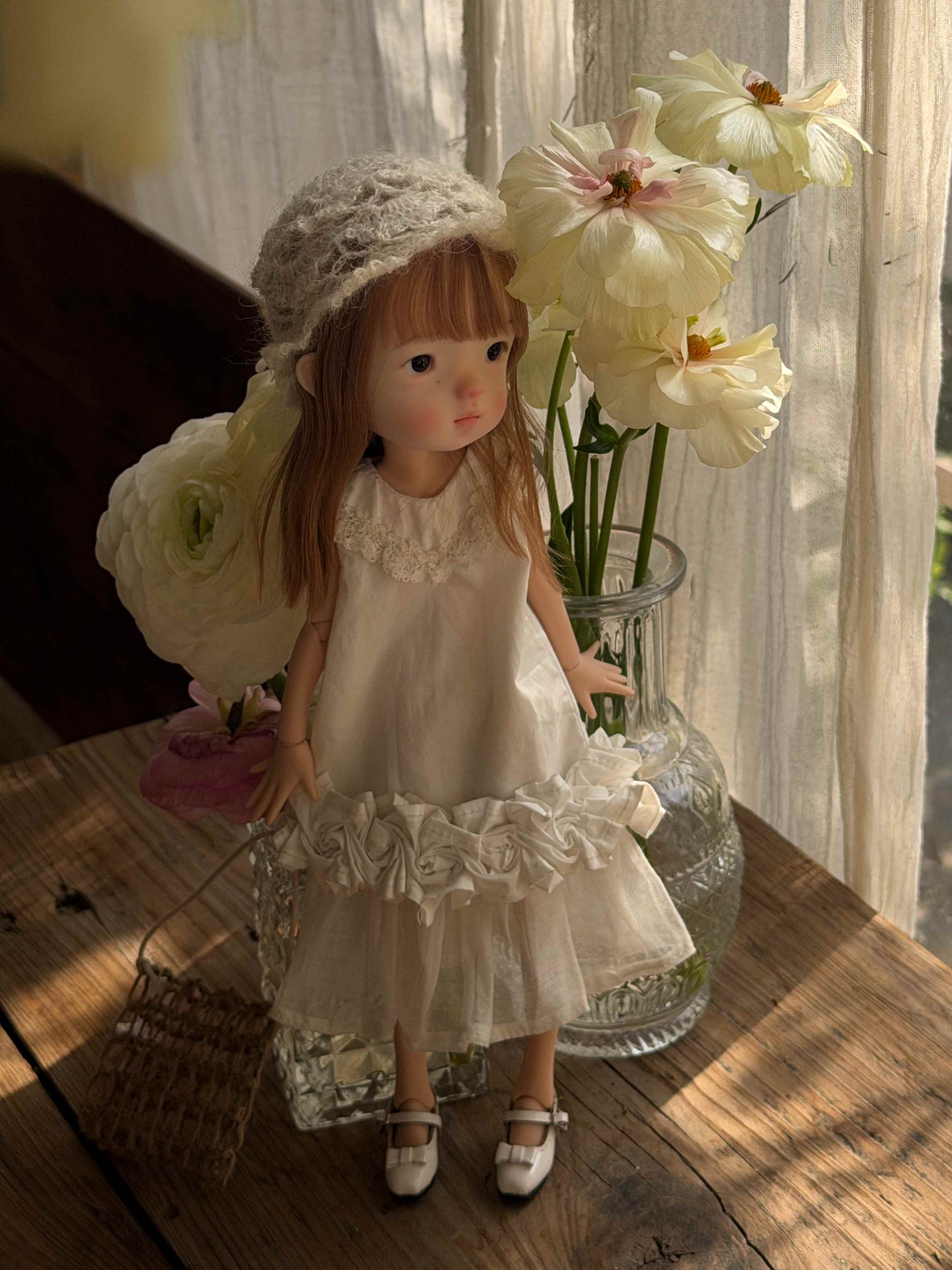 White Flower Ruched Cotton Blythe BJD Dress On Doll Display | ToastDoll
