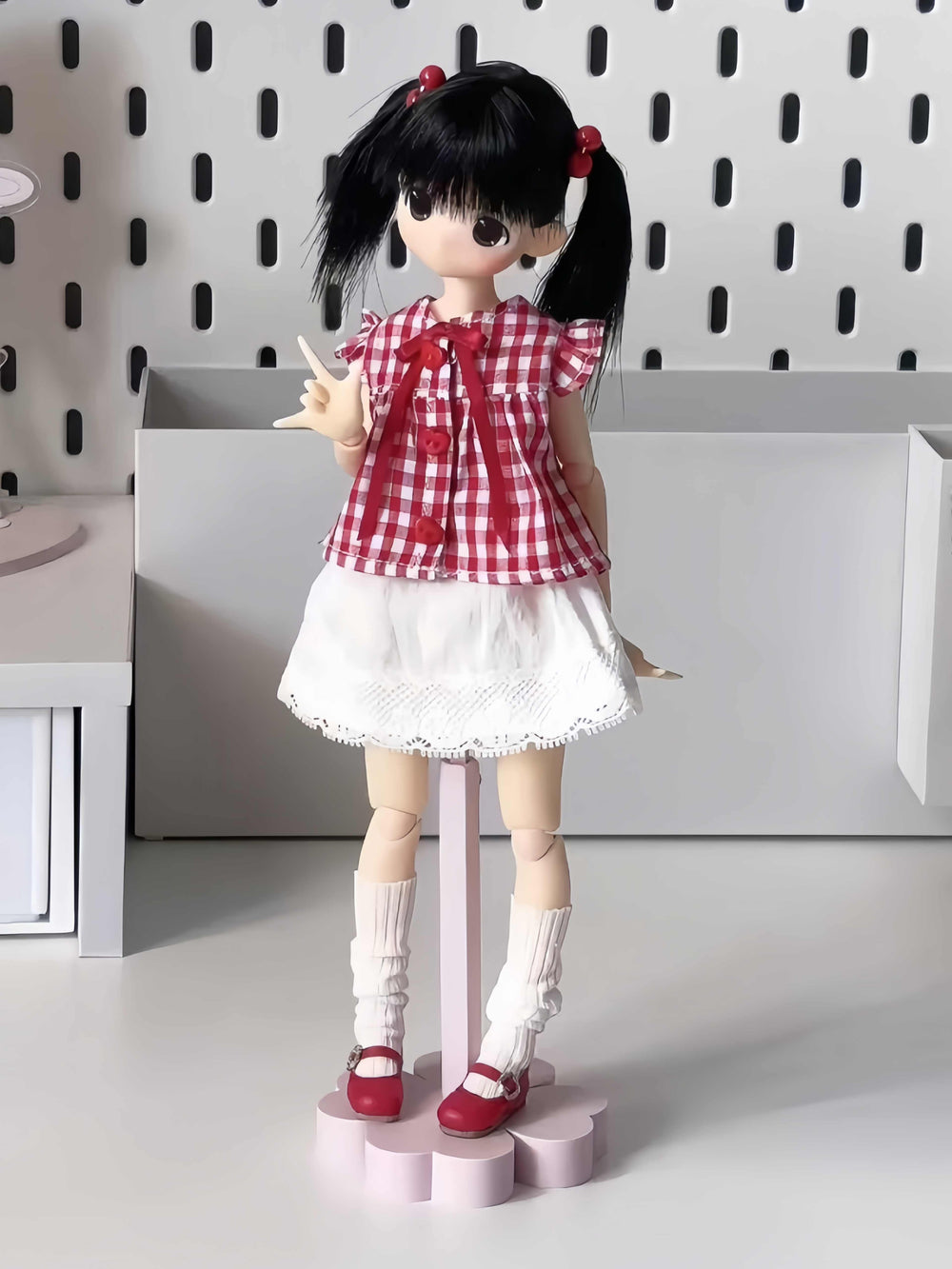 Gingham Squad Blythe 1/6 BJD Red Set On Doll Display | ToastDoll