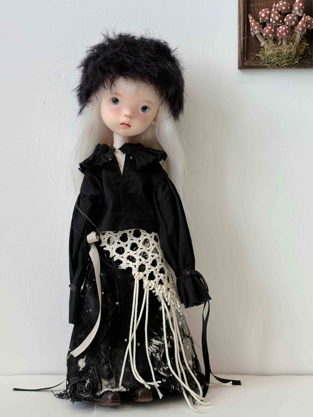 Grunge Kitty Blythe 1/6 BJD Black Outfit On Doll Display | ToastDoll