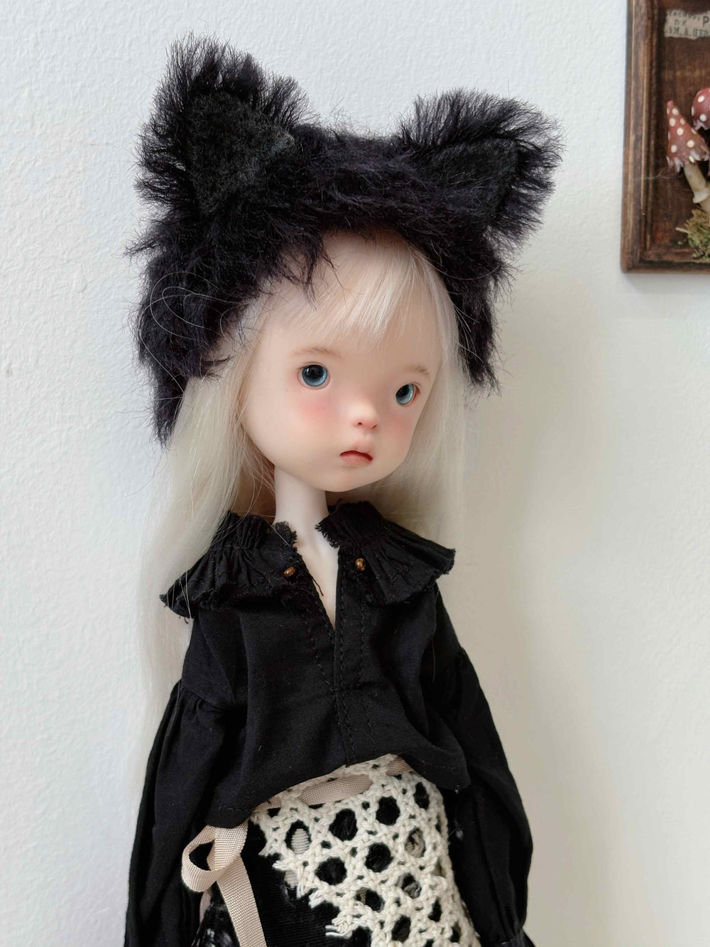Grunge Kitty Blythe 1/6 BJD Black Outfit Half Body Shot | ToastDoll