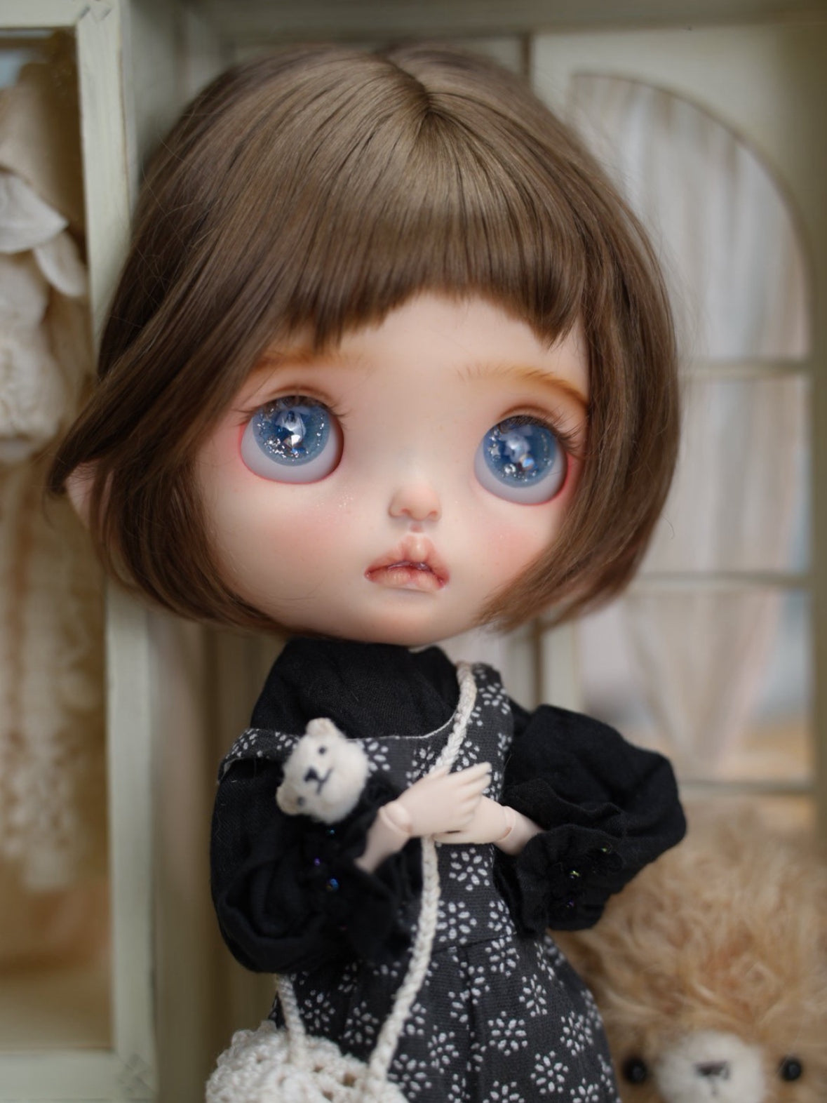 Beatrice Custom Blythe OOAK Close-up | ToastDoll
