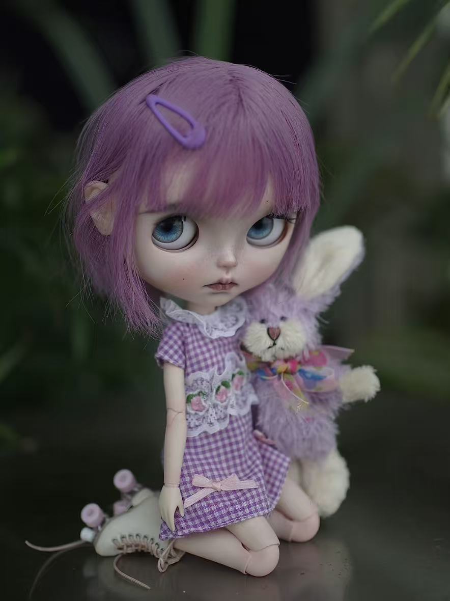 OOAK Custom Blythe Doll For Commission, Violet Bob