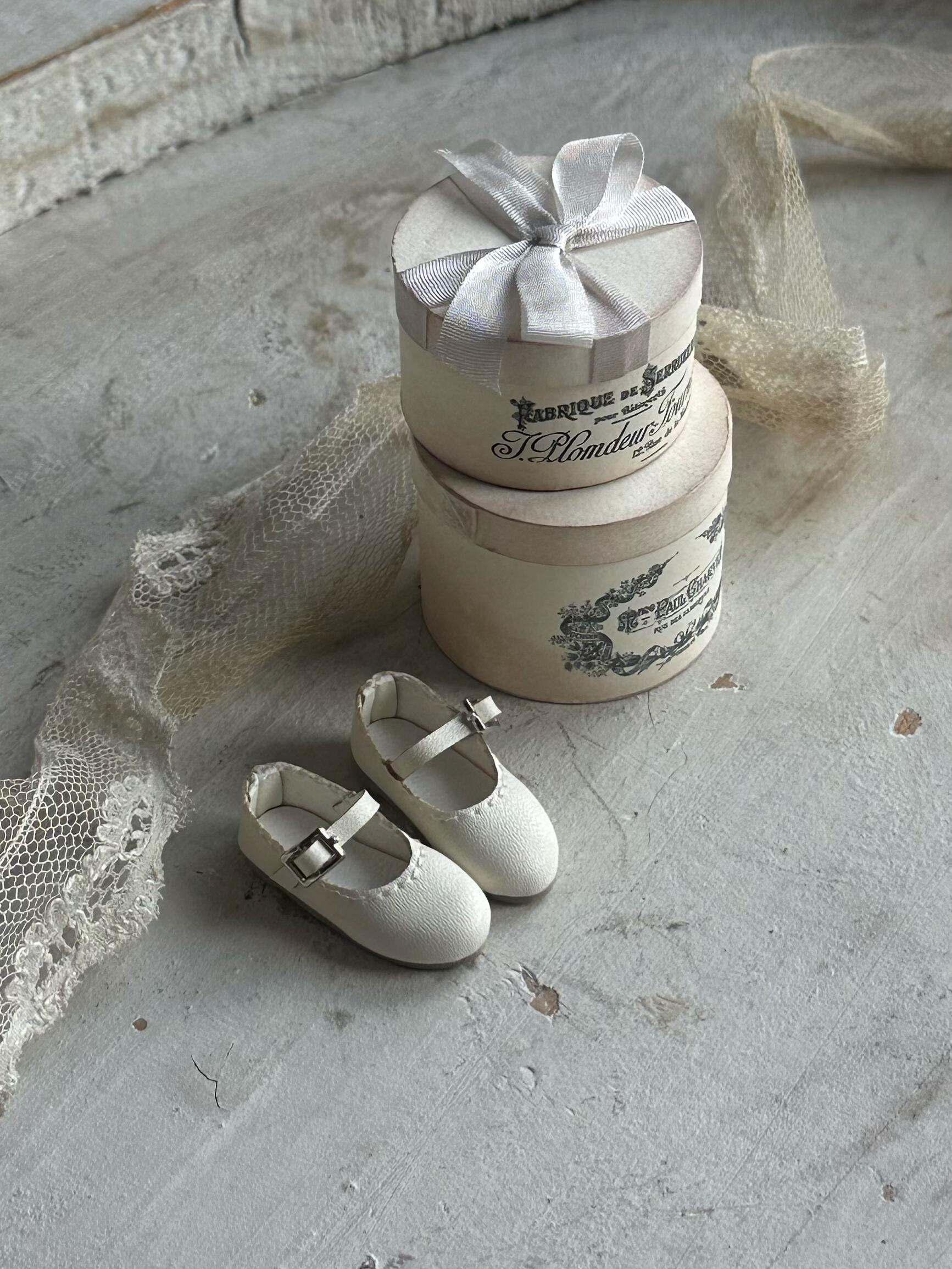 Sweet White Blythe Mary Janes - Handmade Doll Shoes - ToastDoll