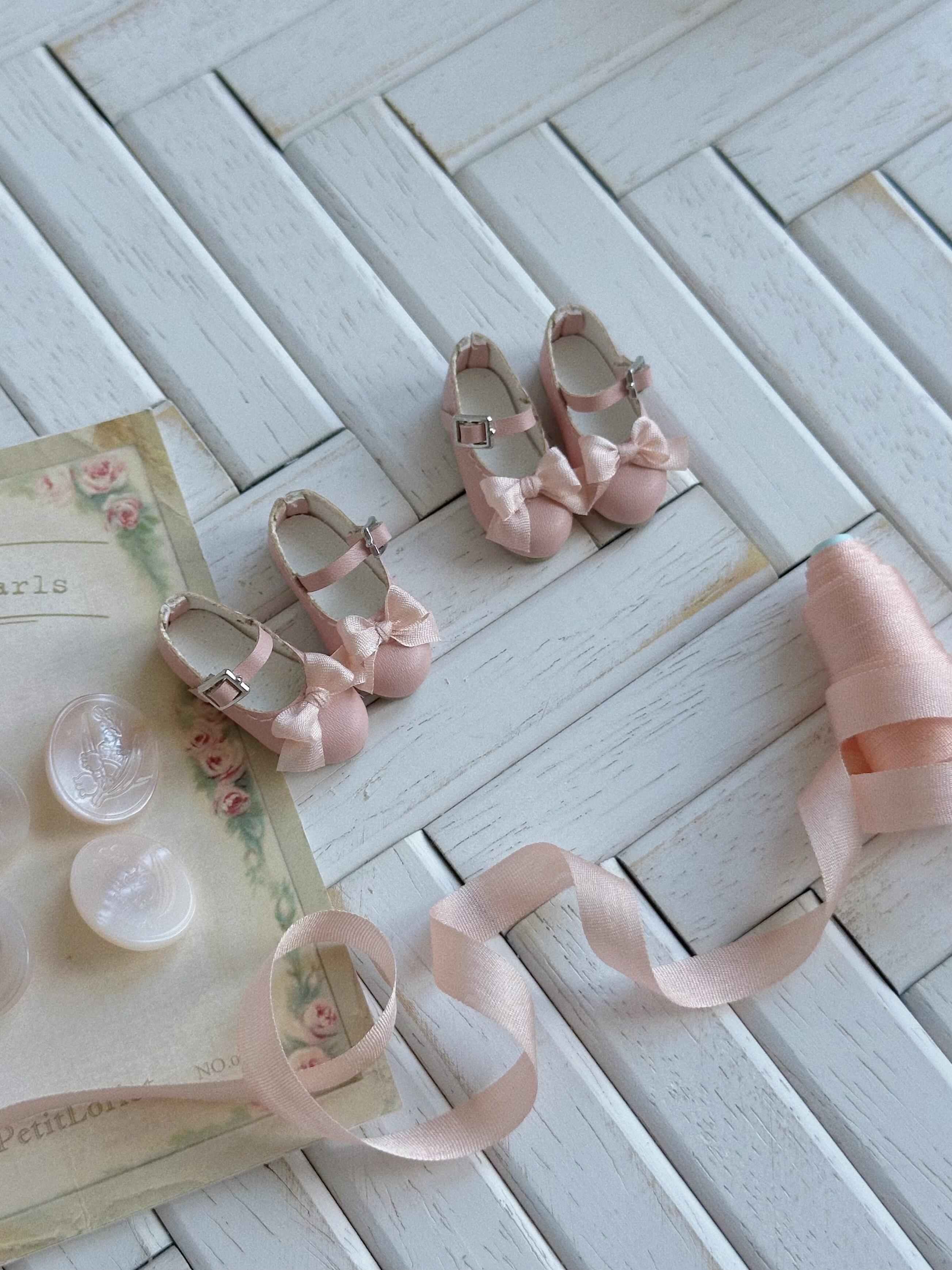 Soft Bow Blythe Mary Janes - Handmade Doll Shoes - ToastDoll