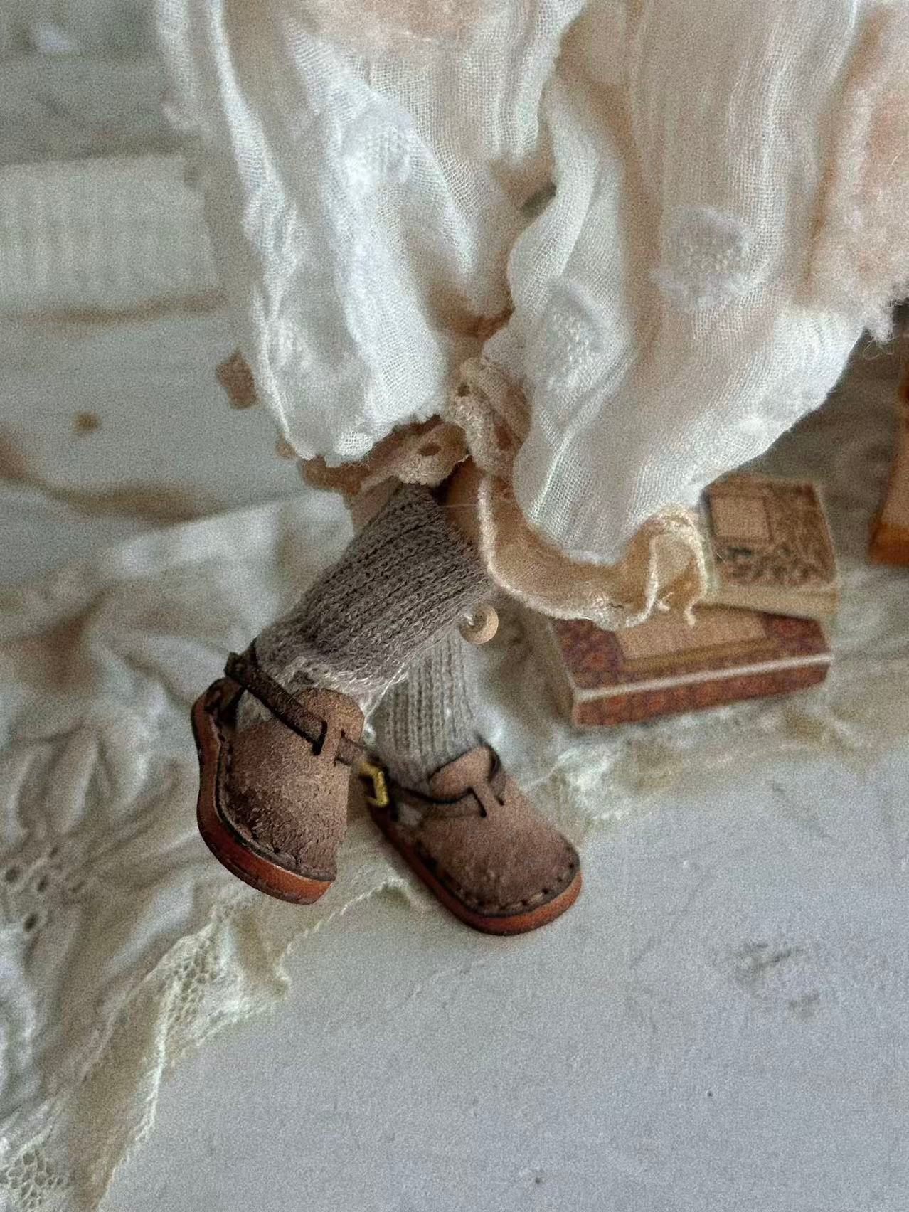 Vintage Suede Blythe Flats - Handmade Doll Shoes - ToastDoll