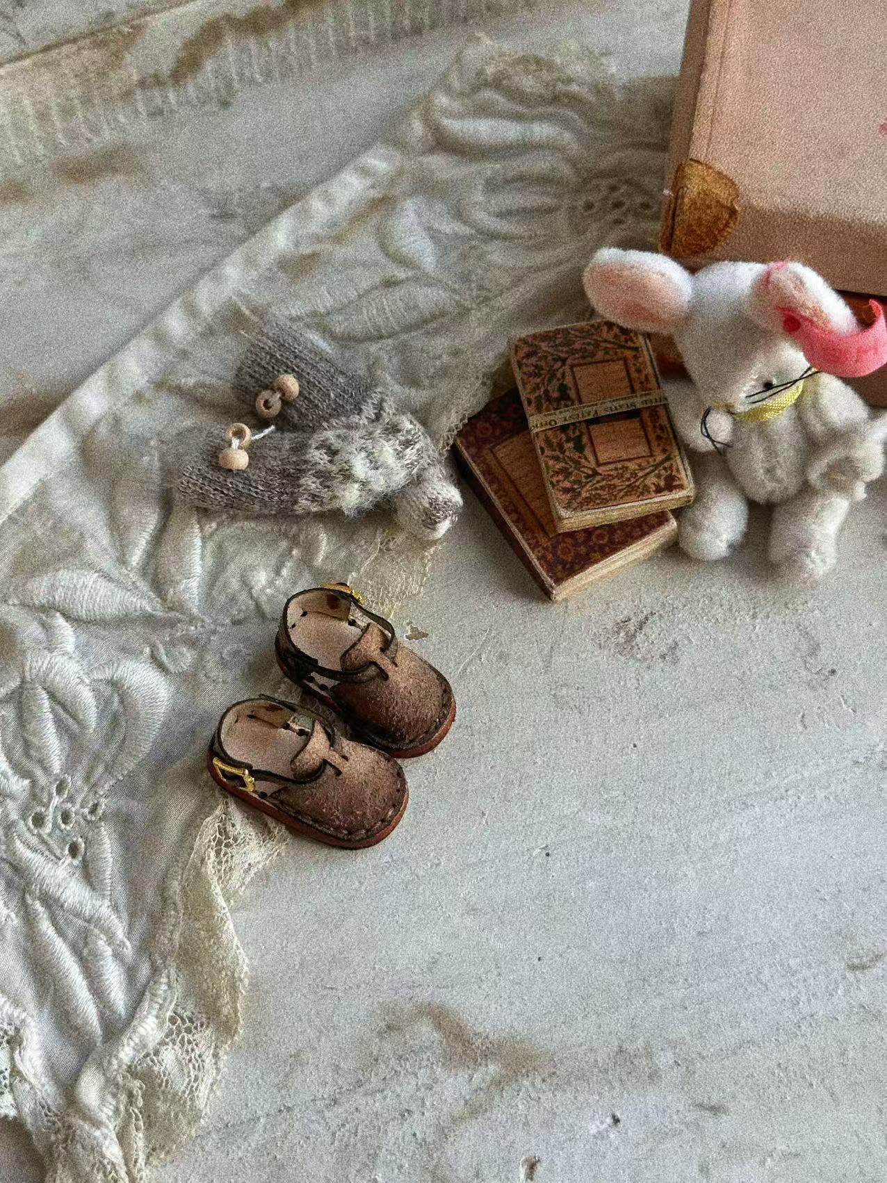 Vintage Suede Blythe Flats - Handmade Doll Shoes - ToastDoll