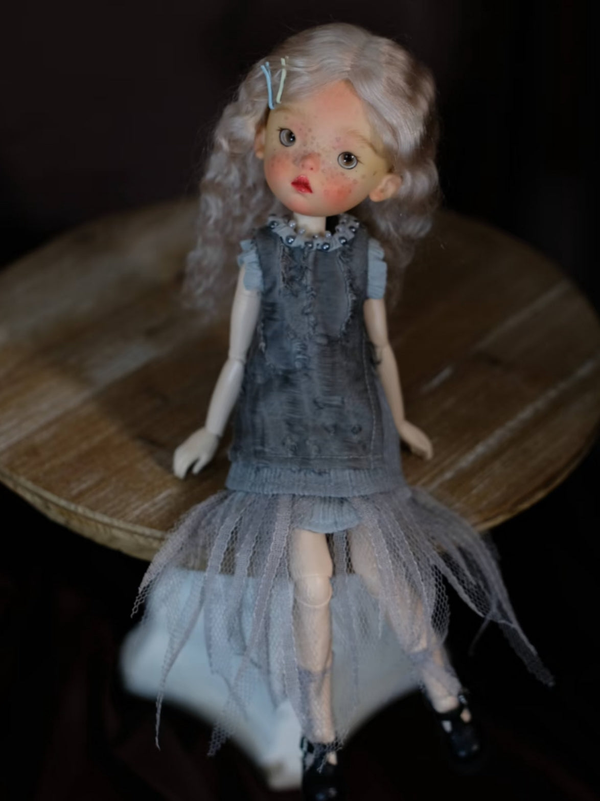Grey Distressed Gauze 1/6 BJD Outfit Sitting Pose | ToastDoll