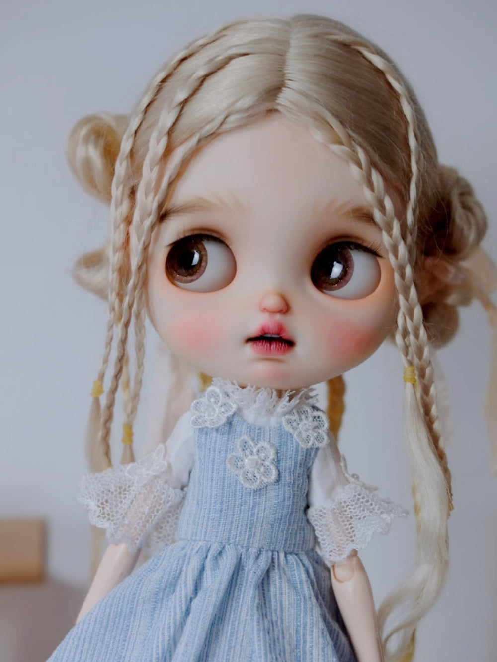 Blue White Floral Blythe 1/6 BJD Outfit Half Body Shot | ToastDoll