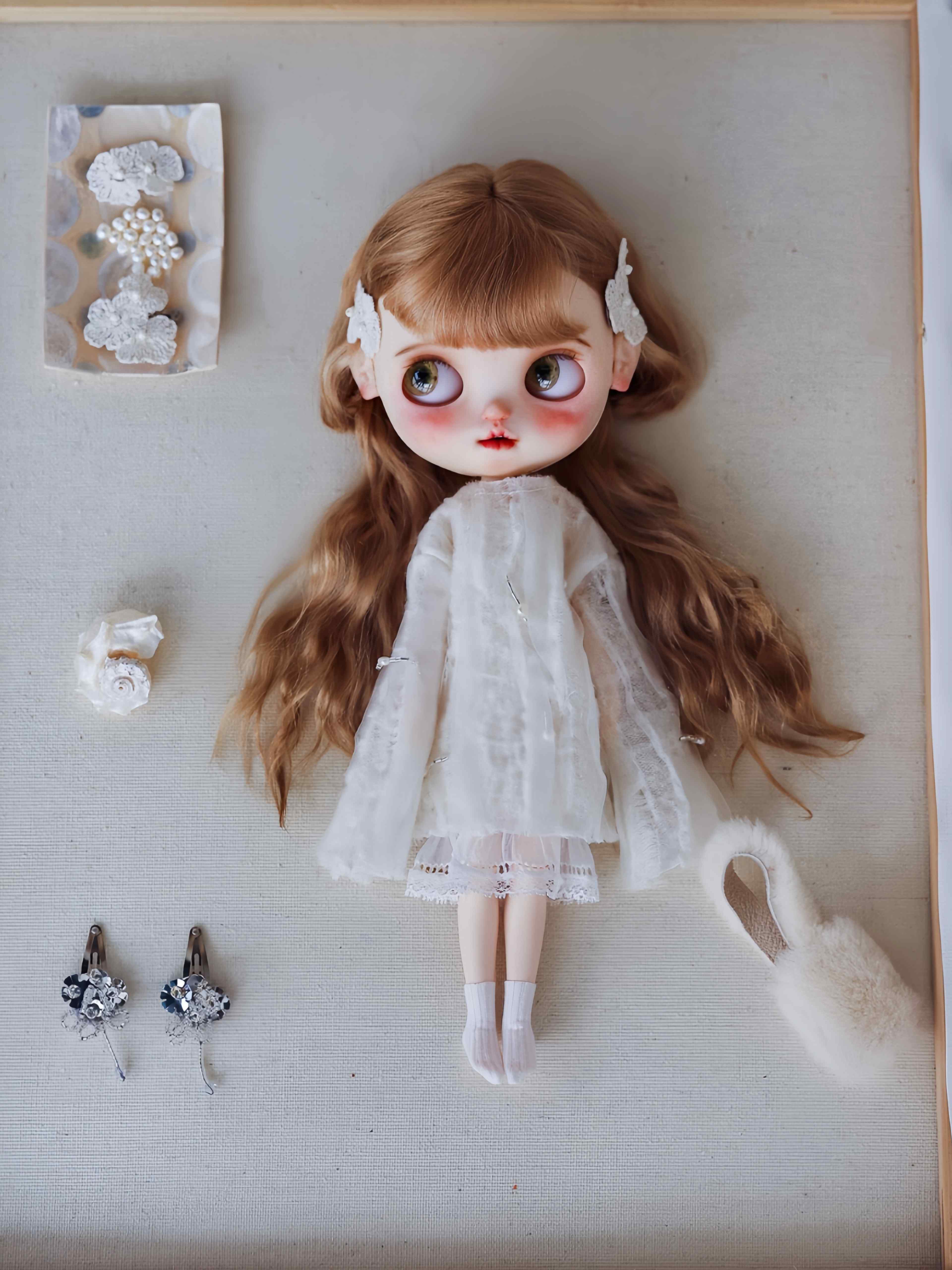 Soft Fluffy Ruffle Blythe Outfit On Doll Display | ToastDoll