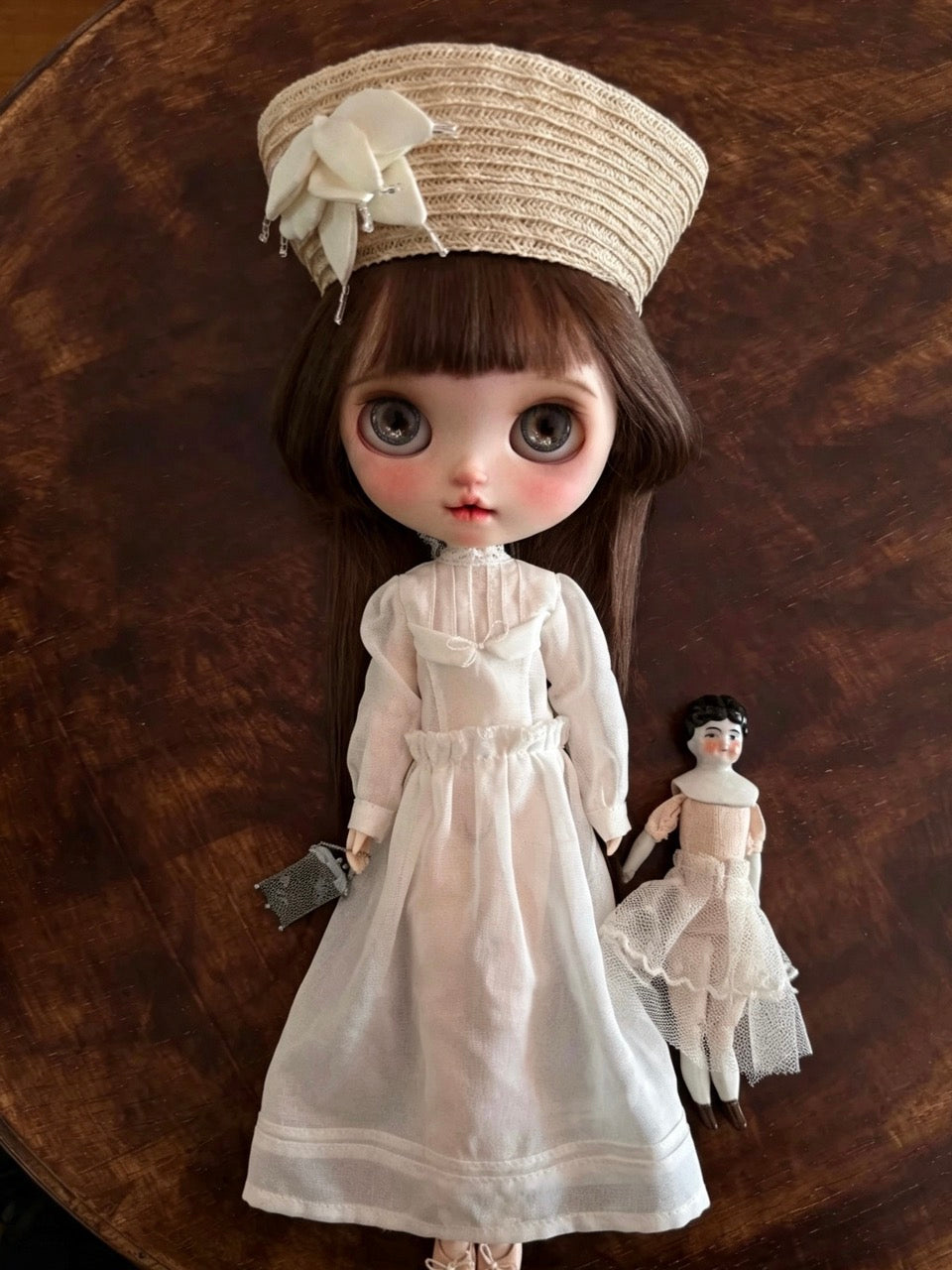 Straw Hat Blythe Dress Set Flat Lay | ToastDoll