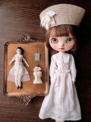 Straw Hat Blythe Dress Set On Doll Display | ToastDoll