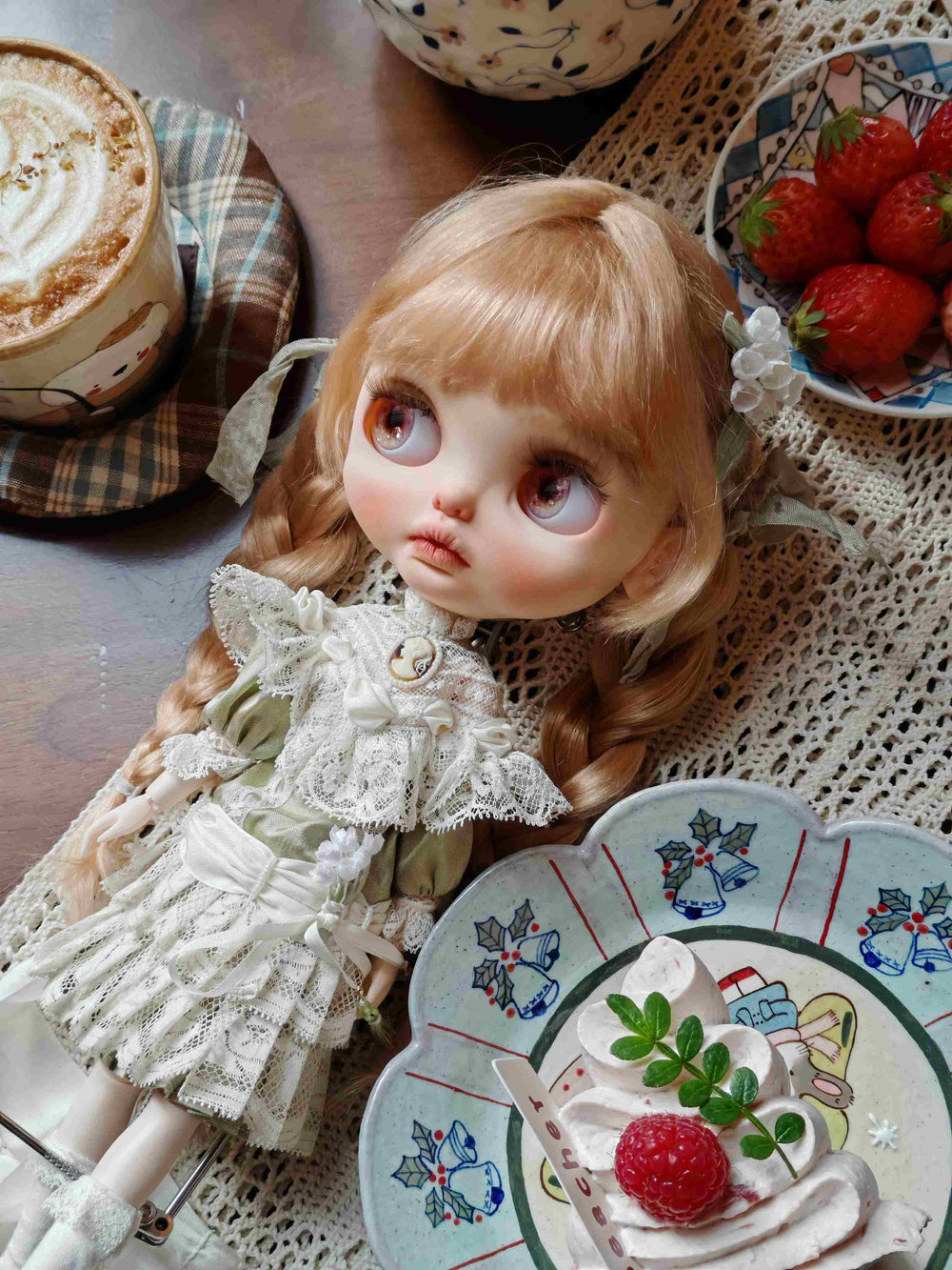 Daisy Custom Blythe OOAK  Close-up | ToastDoll