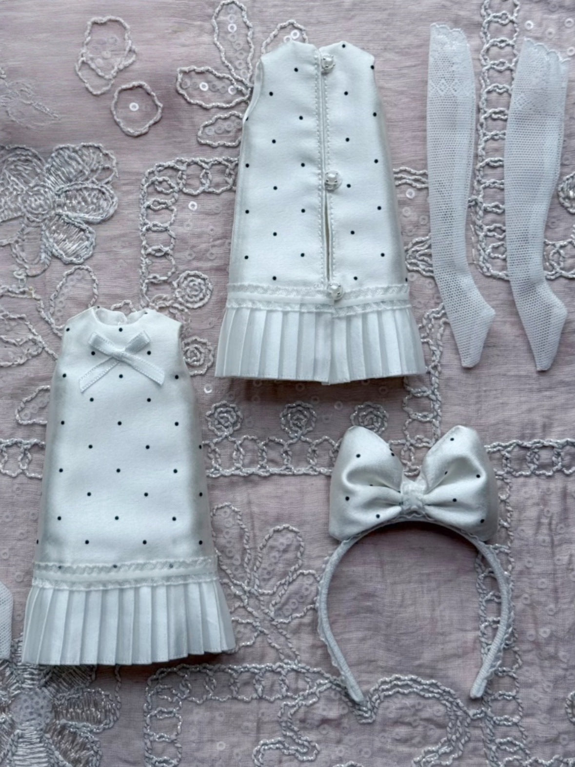 Elegant Satin Blythe 1/6 BJD Set Close-up | ToastDoll