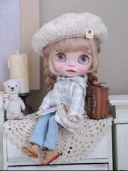 Plaid Overcoat Jeans Blythe Sitting Pose | ToastDoll