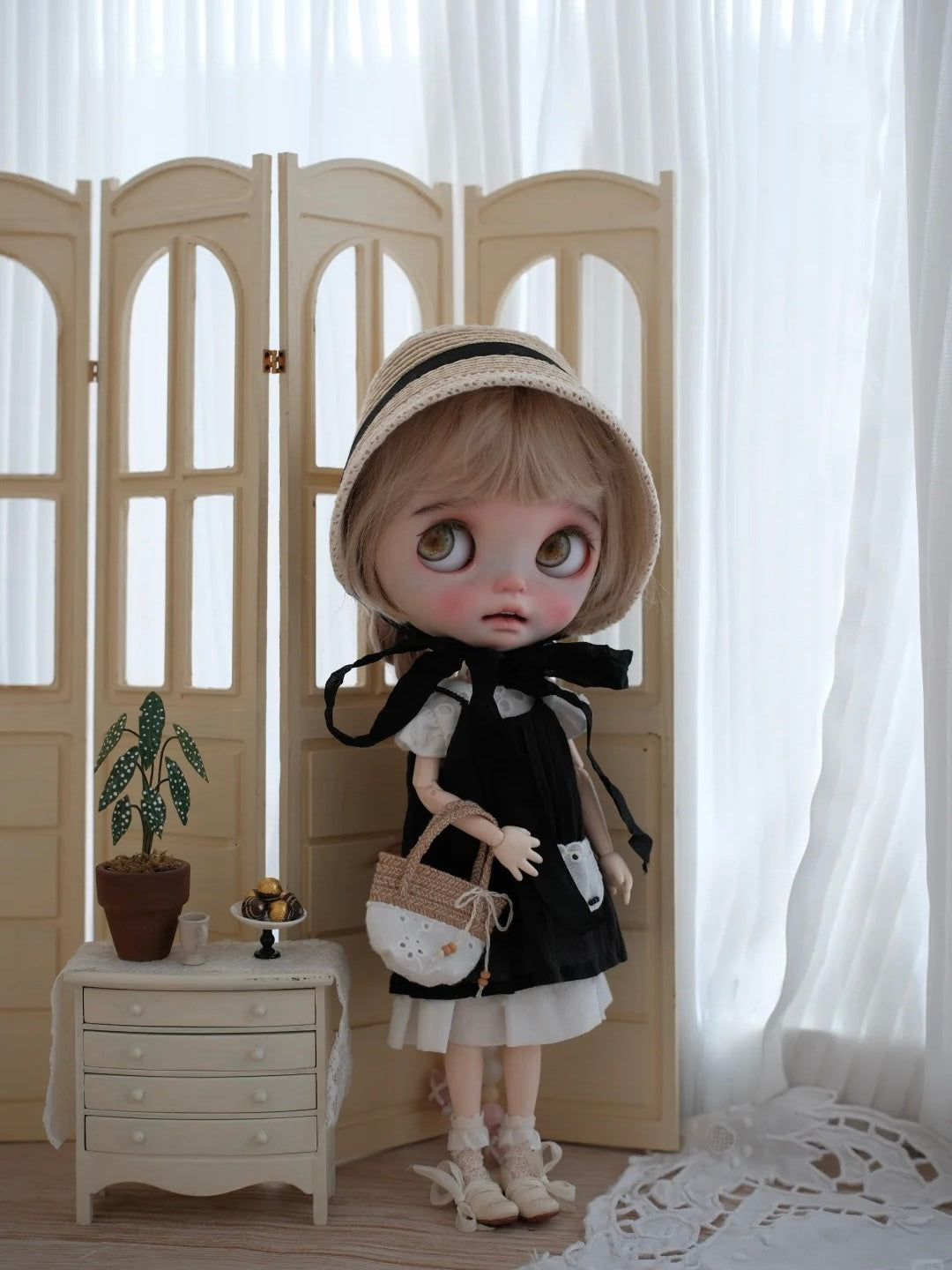Cottage Black Blythe 1/6 BJD Set On Doll Display | ToastDoll