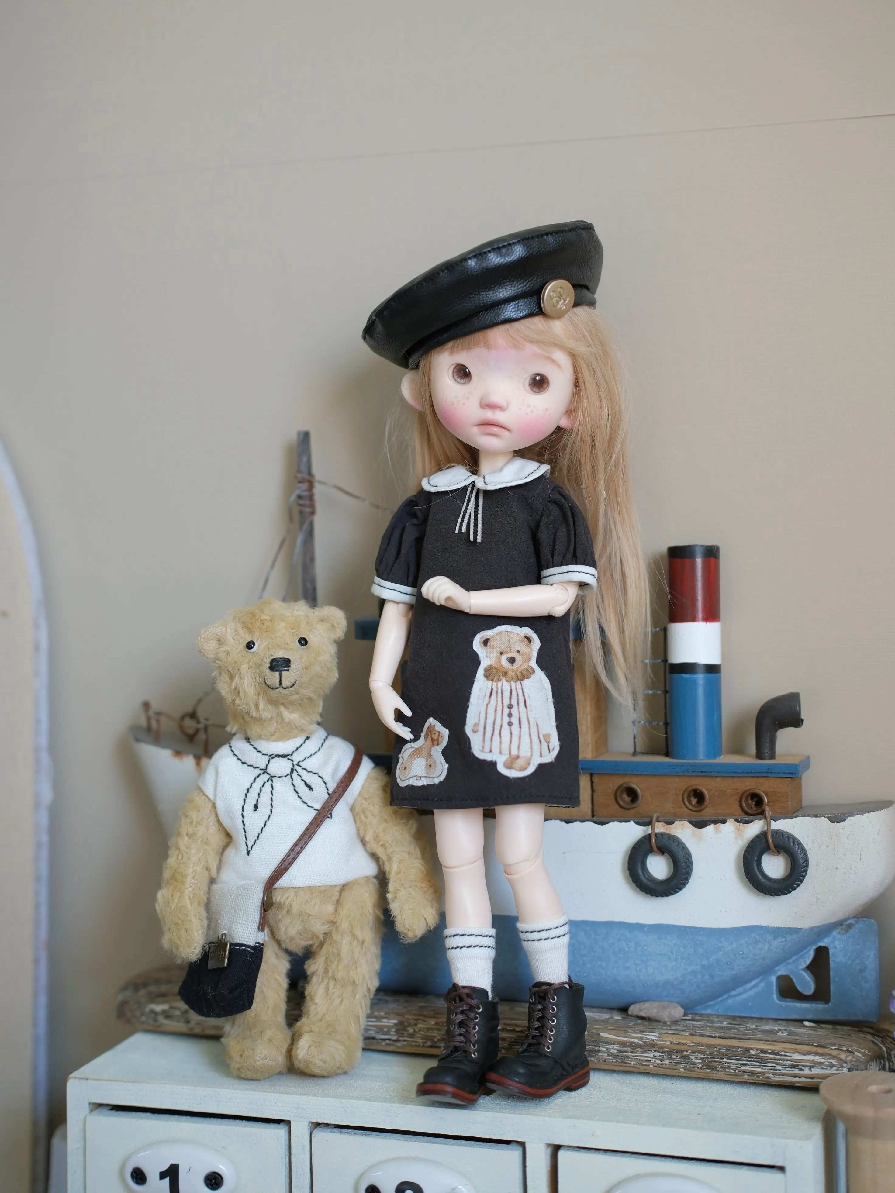 Black Bear Blythe 1/6 BJD Set On Doll Display | ToastDoll