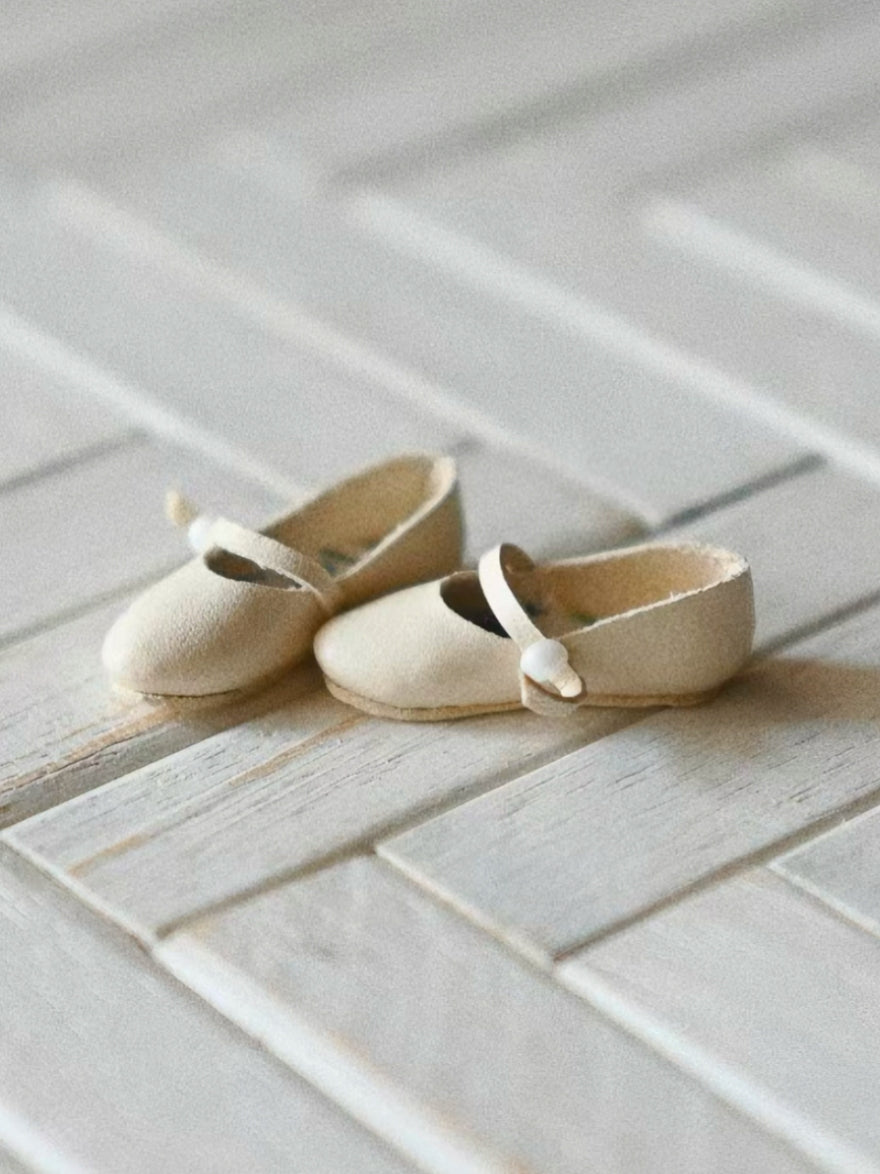 Hand-painted Leather Blythe Cream White Mary Jane  | ToastDoll