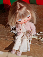 Fluffy Bow Handmade Blythe Pink Shoes Sitting Pose | ToastDoll