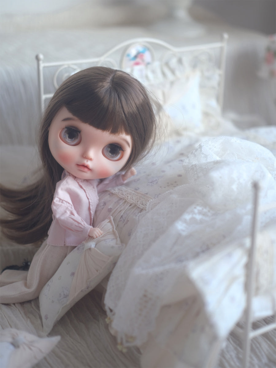 Handmade Doll Miniature Furniture, Bed and Bedding Set