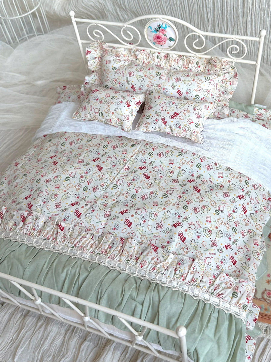 Handmade Doll Miniature Furniture, Bed and Bedding Set