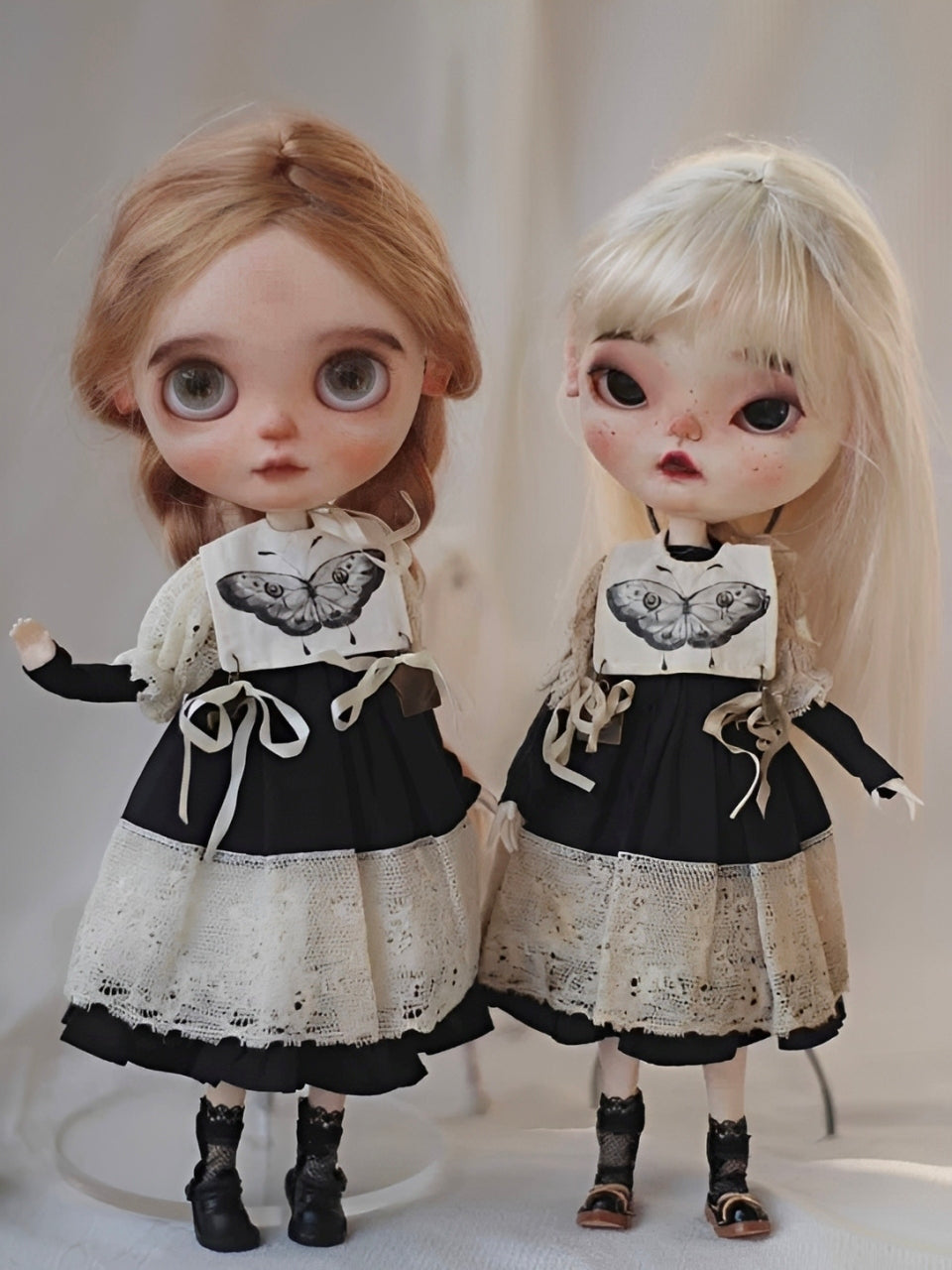 Vintage Tea Dyed Blythe Outfit On Doll Display | ToastDoll