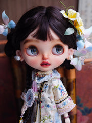 ⁠Whimsical Embroidered Chinese Blythe Set On Doll Display | ToastDoll