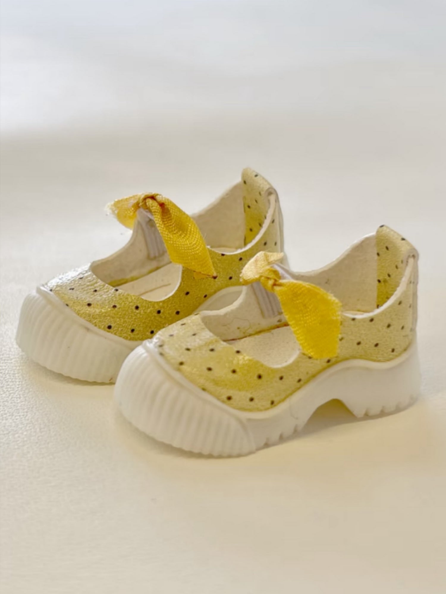 Vibrant Artisan Blythe Ob11 Yellow Polka Dot Mary Janes | ToastDoll