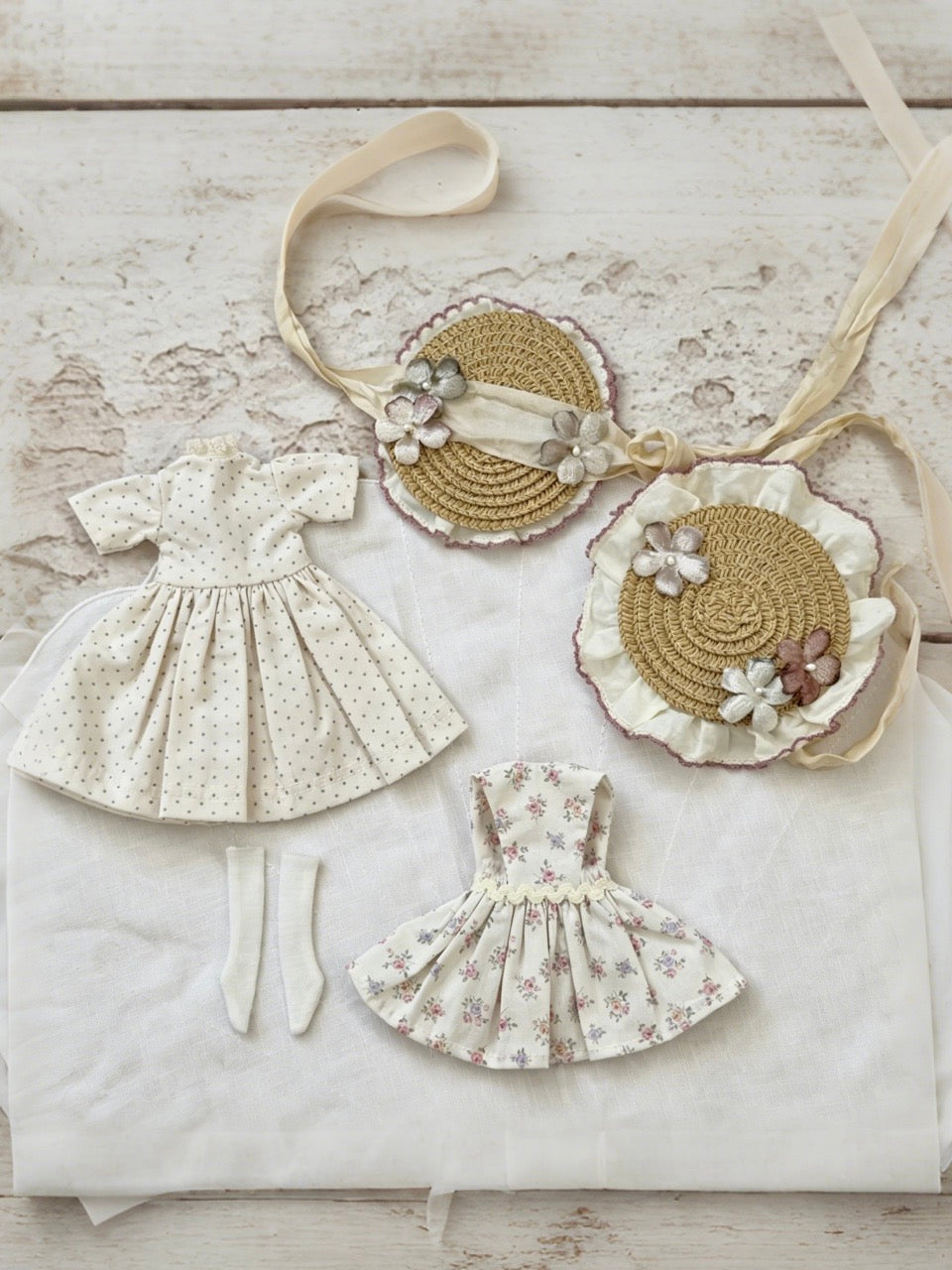 [IN STOCK] White Floral Blythe BJD Set - Handmade Doll Clothes - ToastDoll