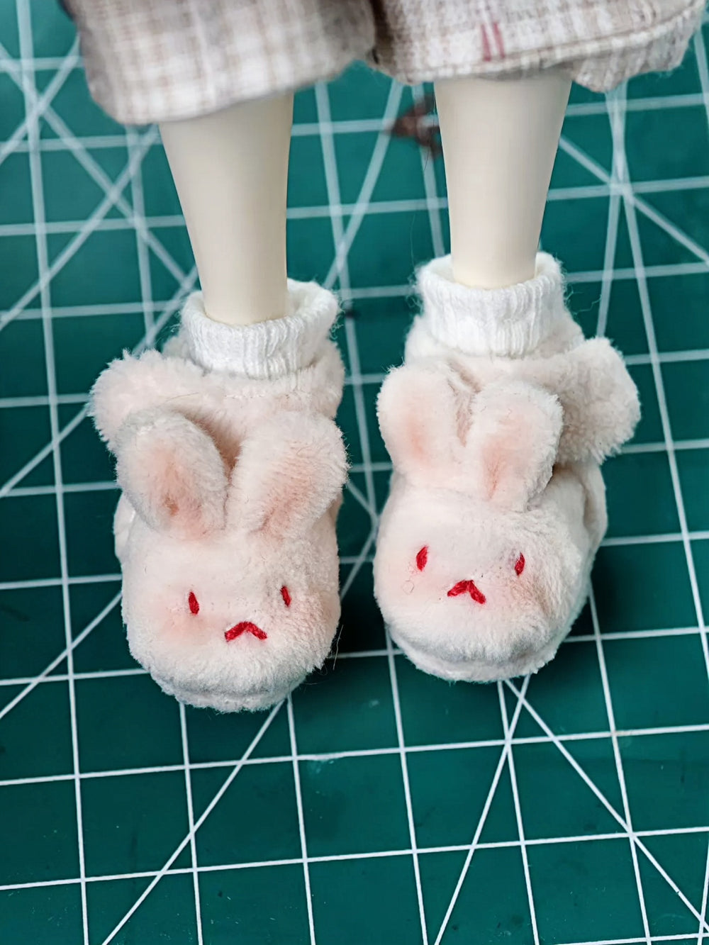 Fluffy Bunny Blythe Booties Front View | ToastDoll