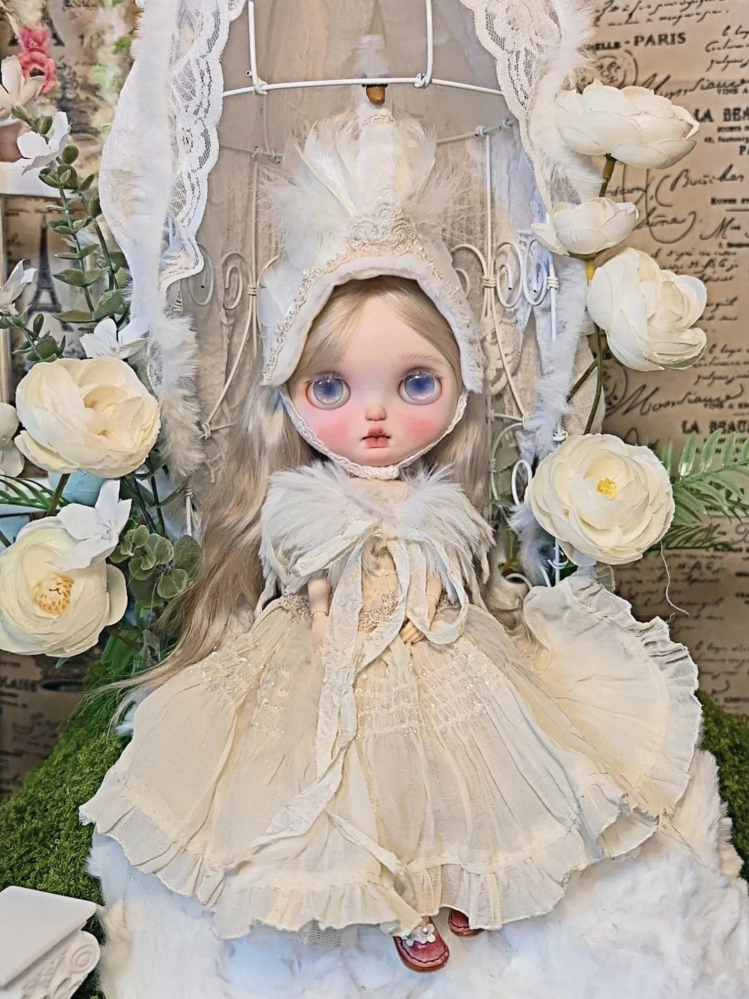 White Swan Princess Blythe Outfit On Doll Display | ToastDoll