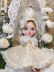 White Swan Princess Blythe Outfit Sitting Pose | ToastDoll