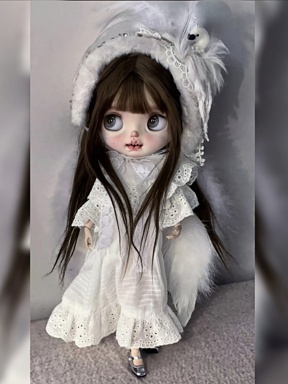 White Swan Princess Blythe Outfit Sitting Pose | ToastDoll