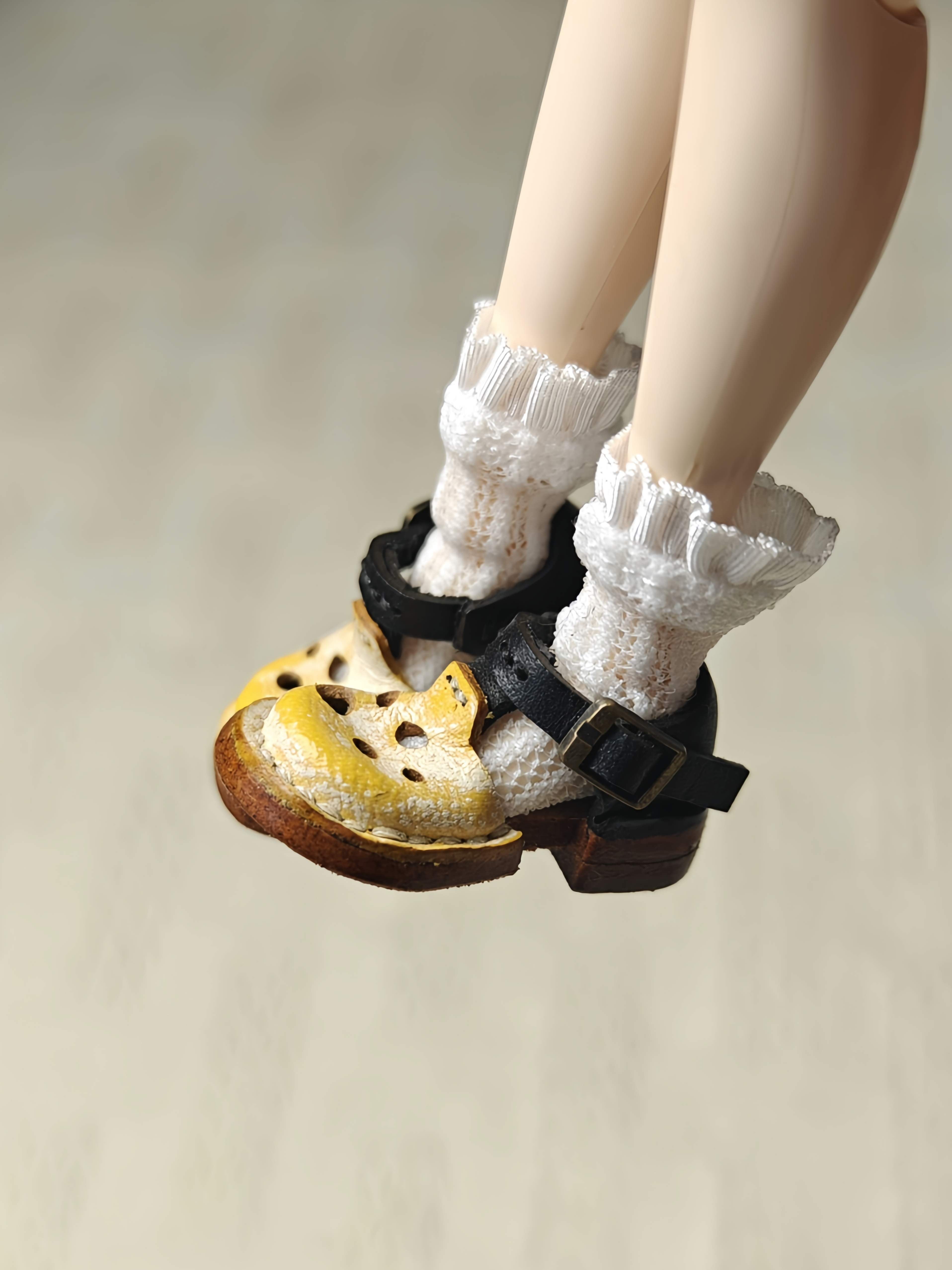 Vintage Cheese Hollow Blythe Yellow Flats | ToastDoll