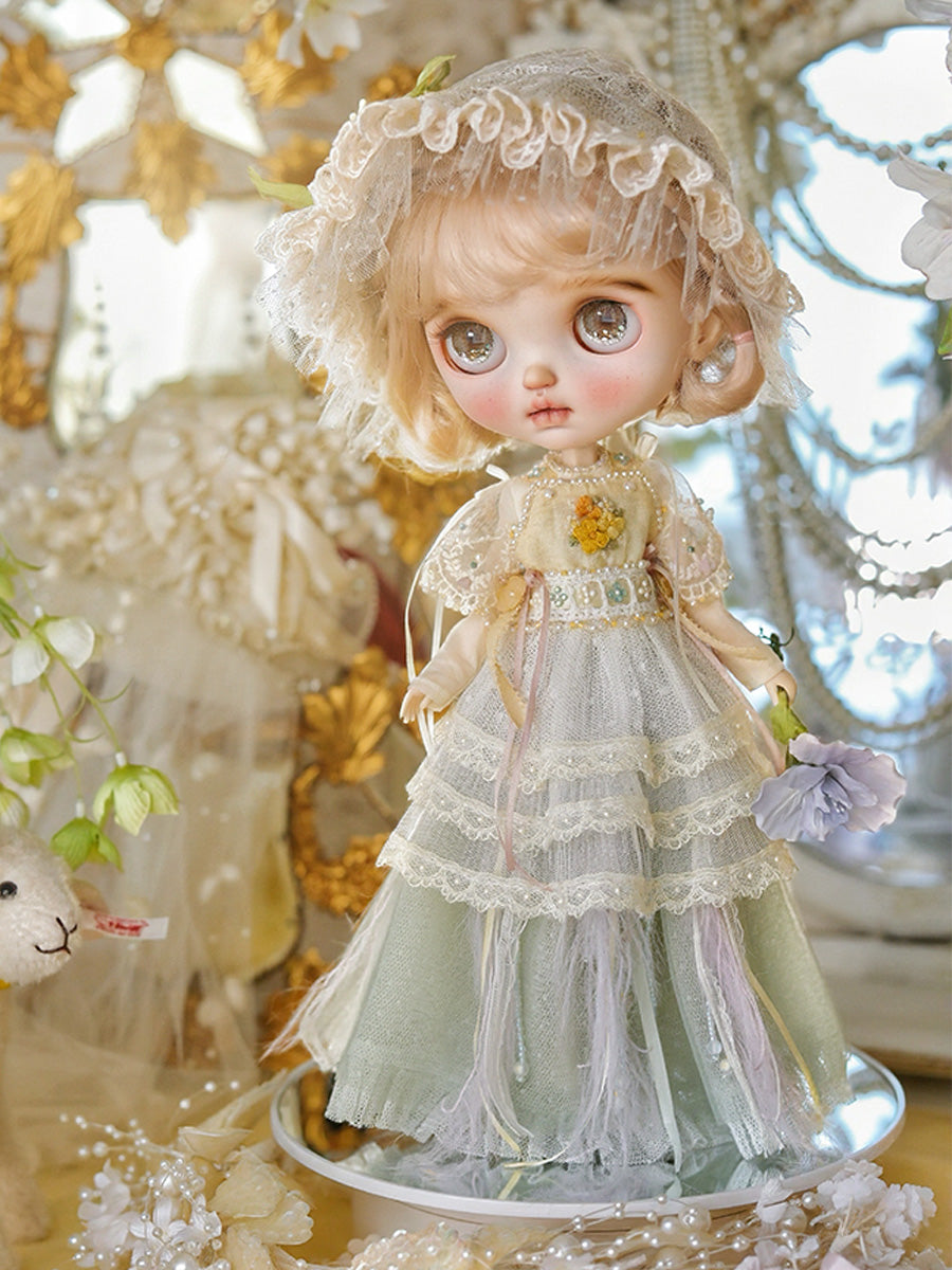 Floral Fairy Blythe Dress Set On Doll Display | ToastDoll