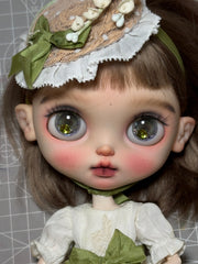 Green Crystal Blythe Eyechips On Doll Display | ToastDoll