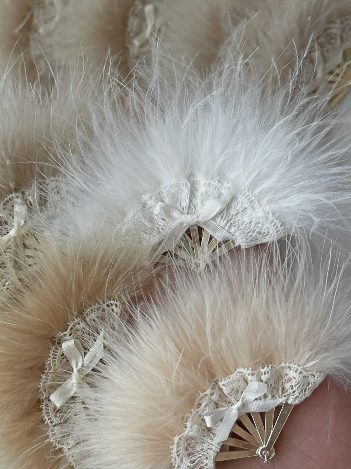 Vintage Fluffy White Fan  | ToastDoll