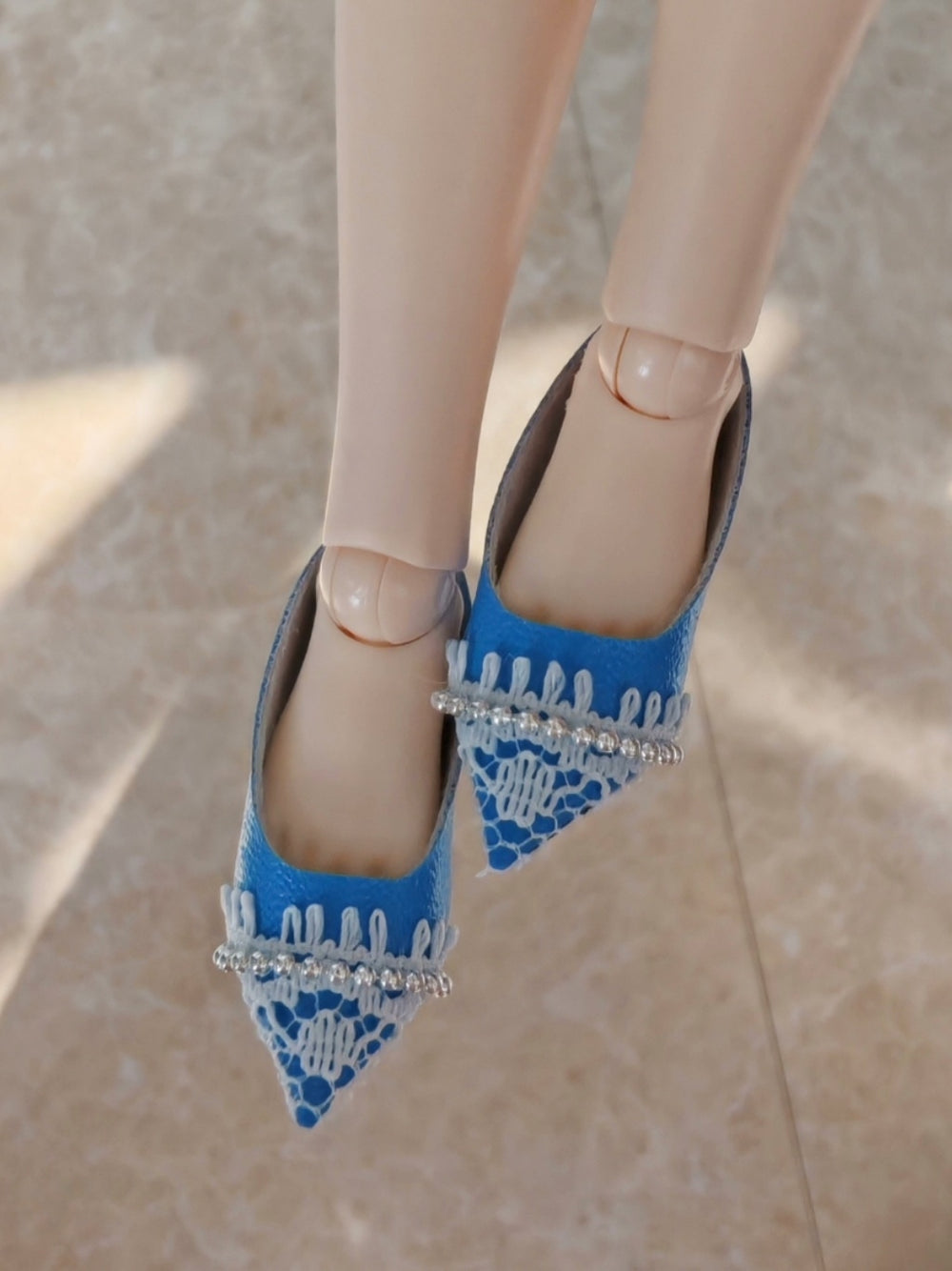 Candy Hue Pointed Blythe Flat On Doll Display | ToastDoll