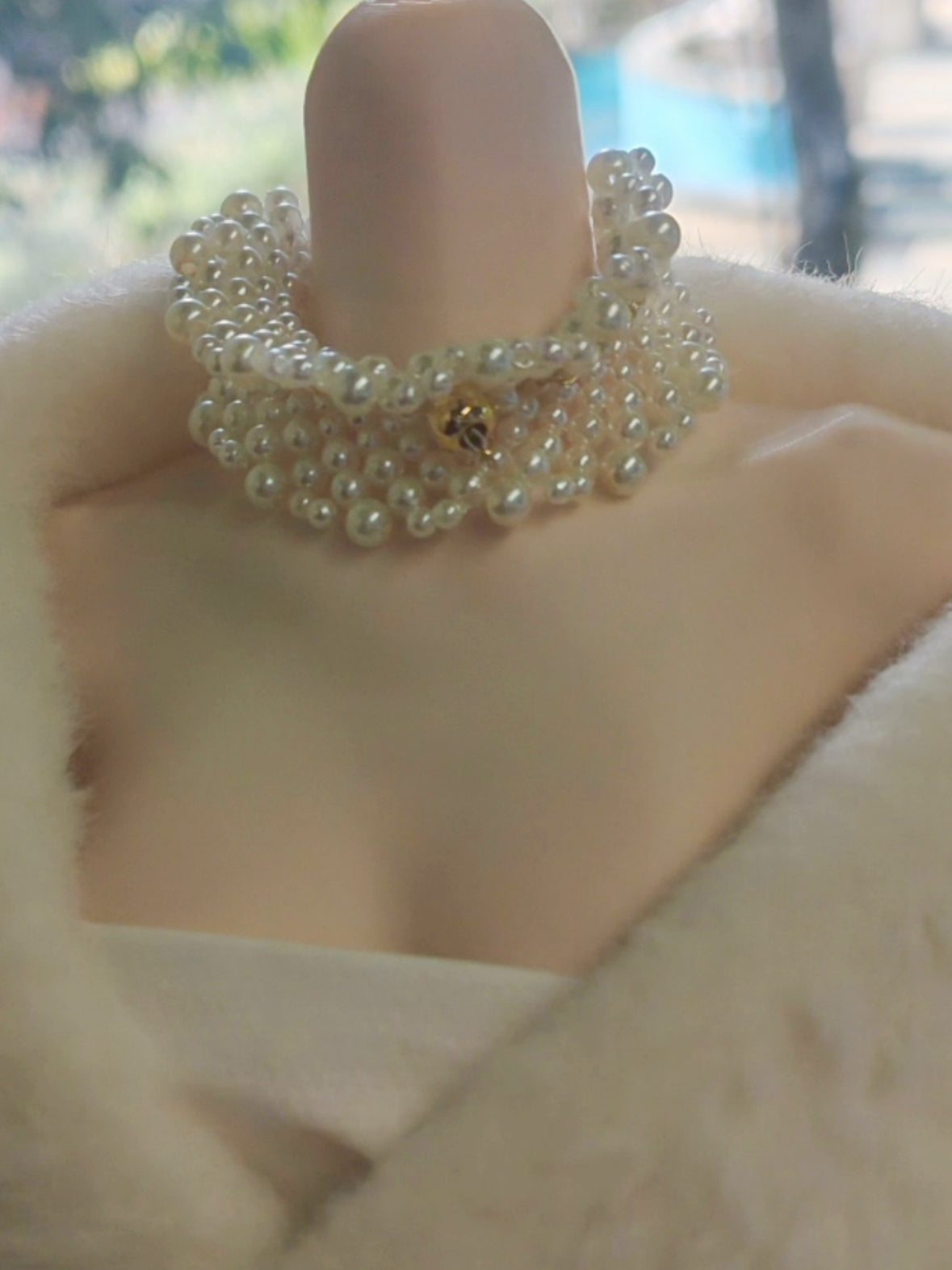 1/4 BJD Pearl Necklace On Doll Display | ToastDoll