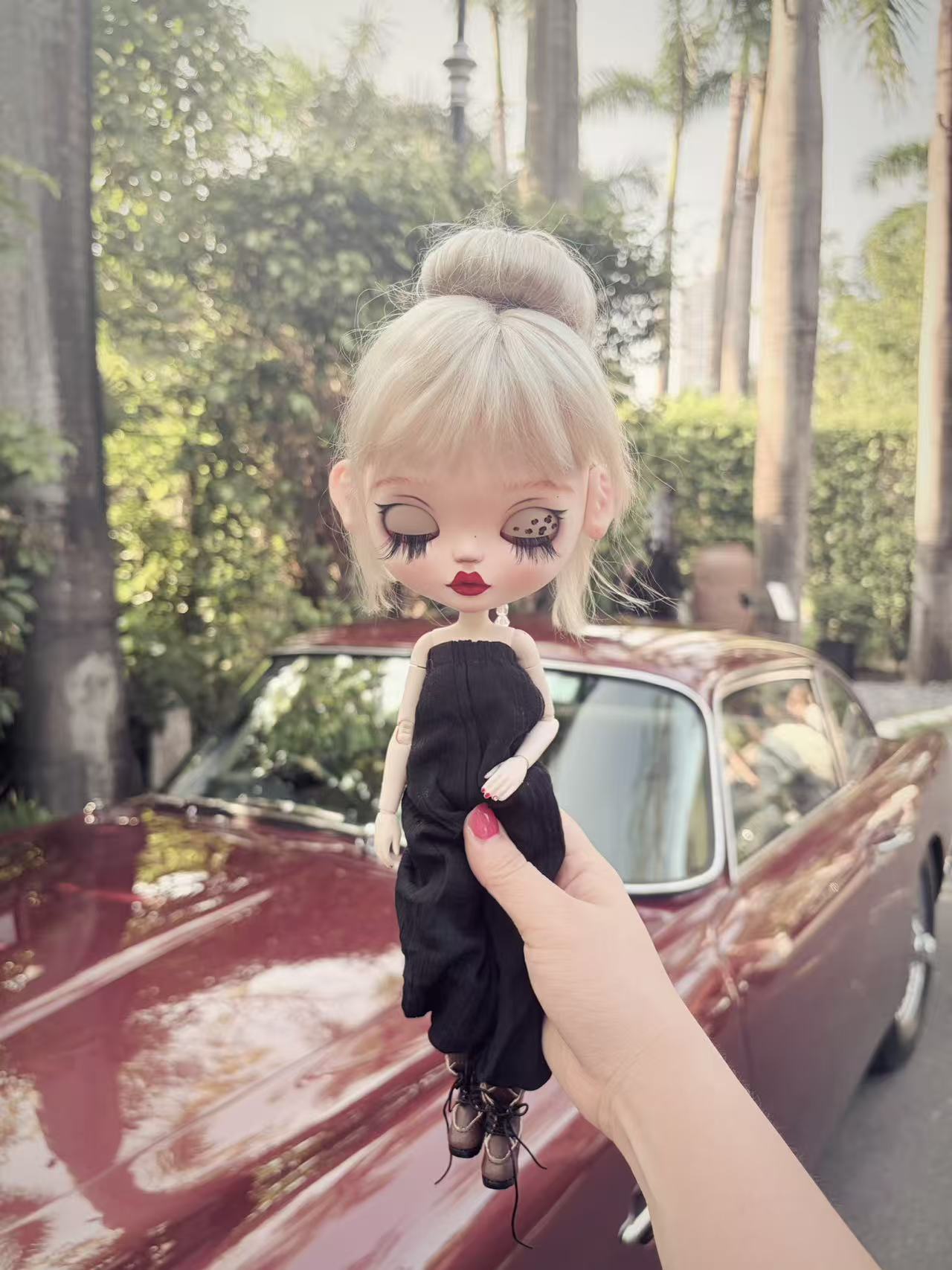 Cool Beauty Custom Blythe OOAK - Chic Doll - ToastDoll