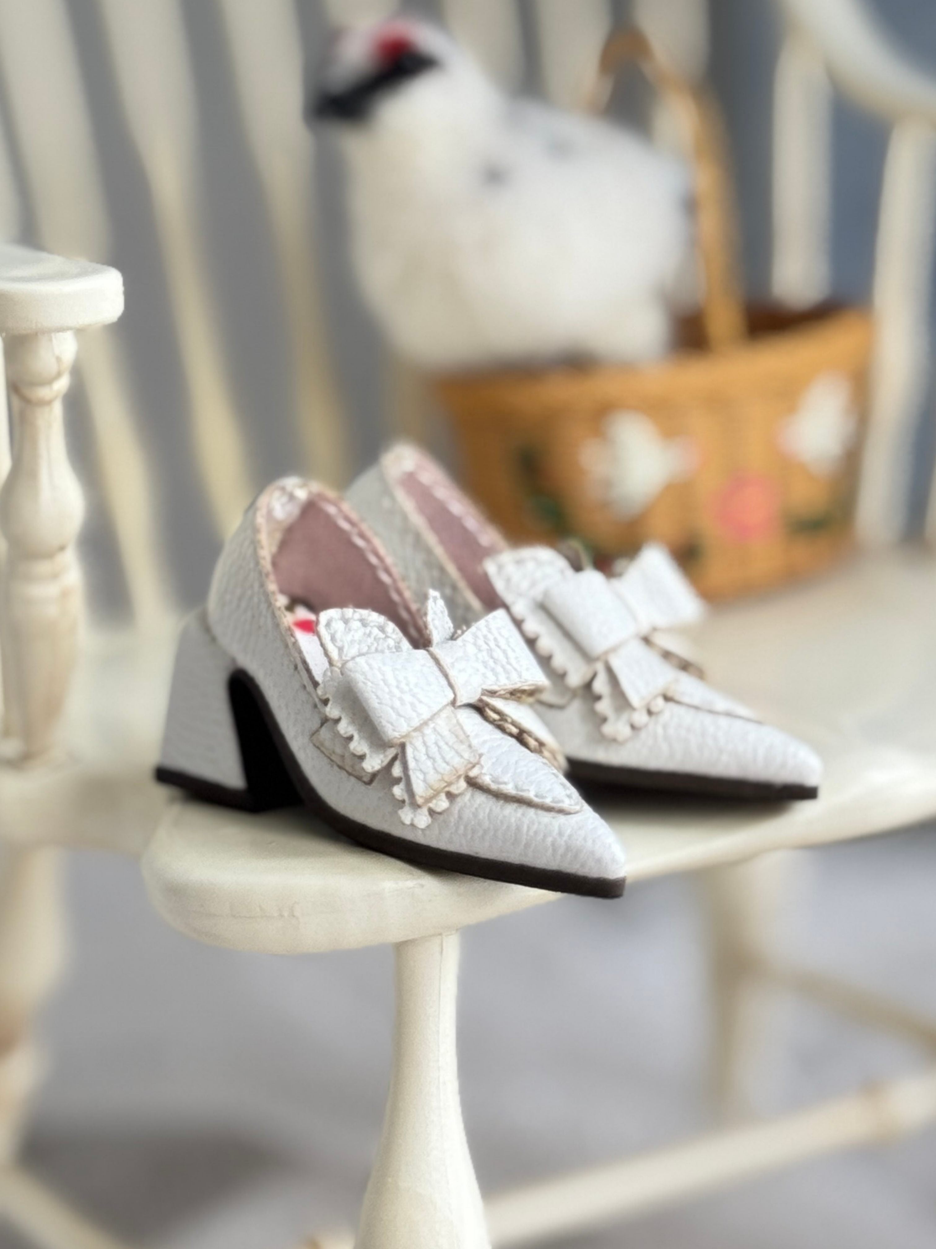 Handmade Shoes for Blythe/Obitsu, Pointed-Toe Mid Block Heel with Bow