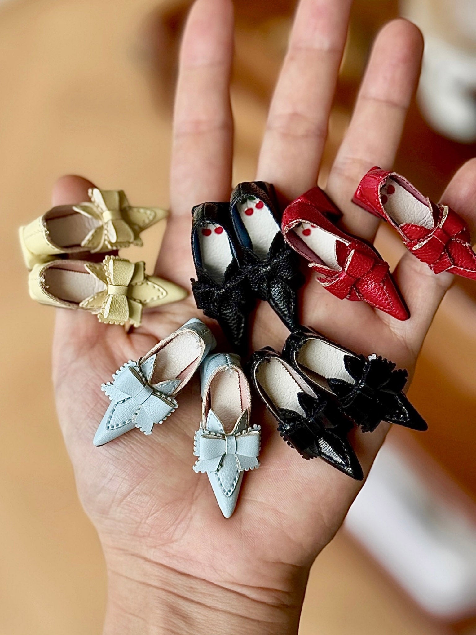 Handmade Shoes for Blythe/Obitsu, Pointed-Toe Mid Block Heel with Bow