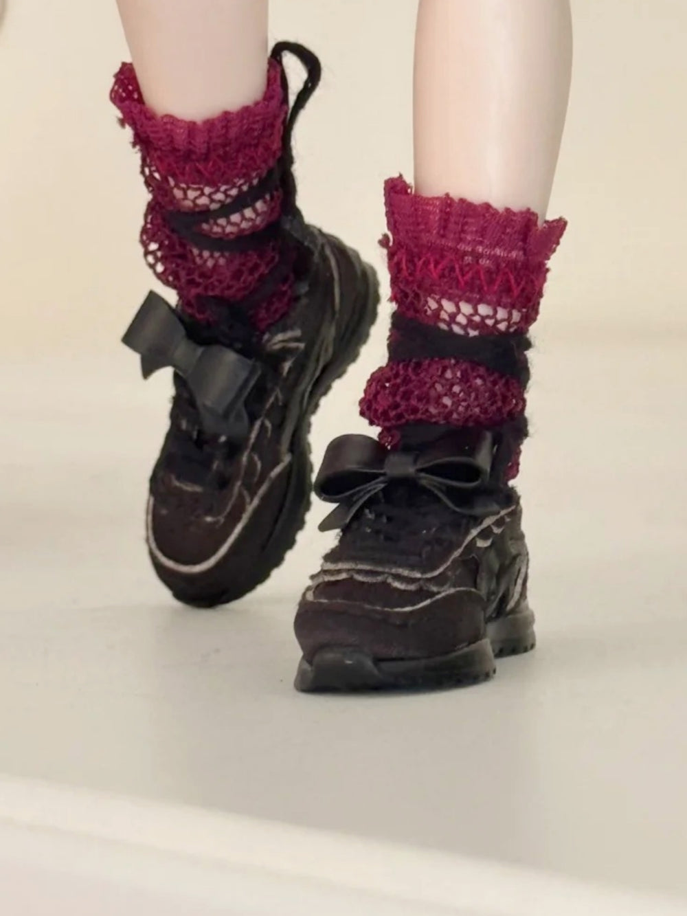 Vibrant Bow Blythe Black Sneakers | ToastDOll