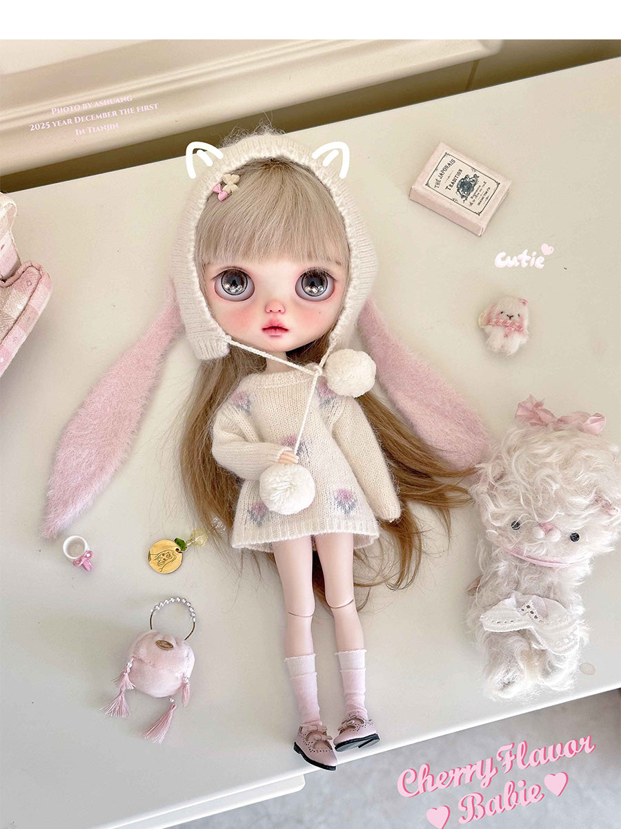 White Little Cutie - Custom Blythe Commission - ToastDoll